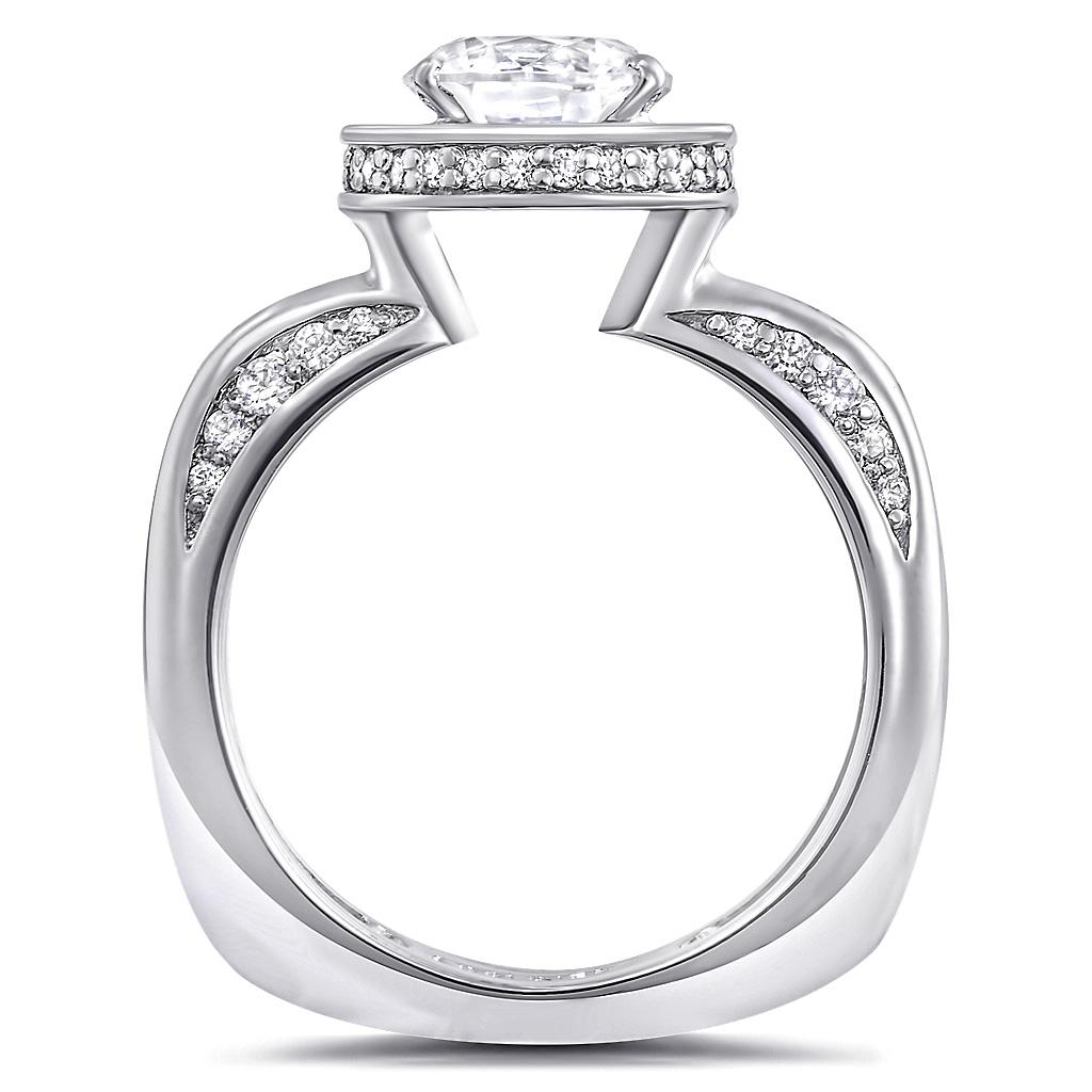 Contemporain Sensualité moderne Anneau de fiançailles en or avec halo en diamant made in NYC en vente