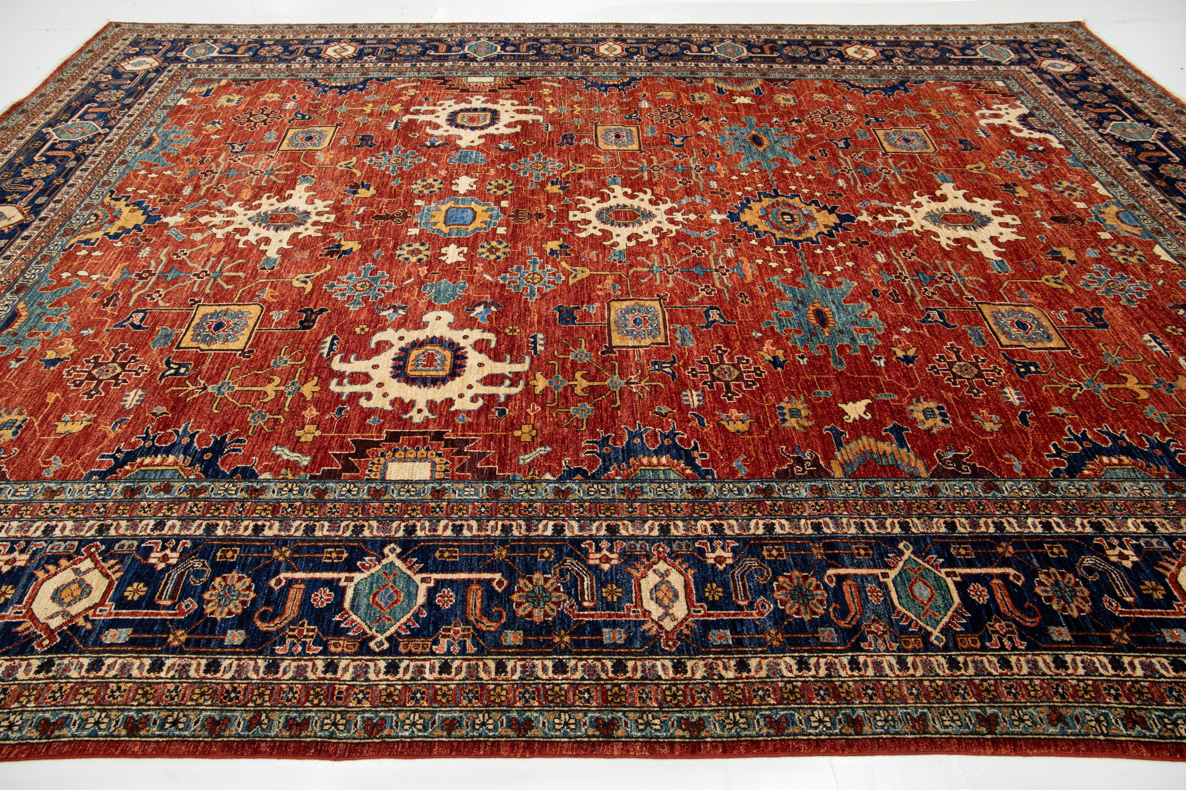 Moderner Wollteppich im Serapi-Stil in Rost-Rot mit floralem Allover-Design im Zustand „Neu“ im Angebot in Norwalk, CT