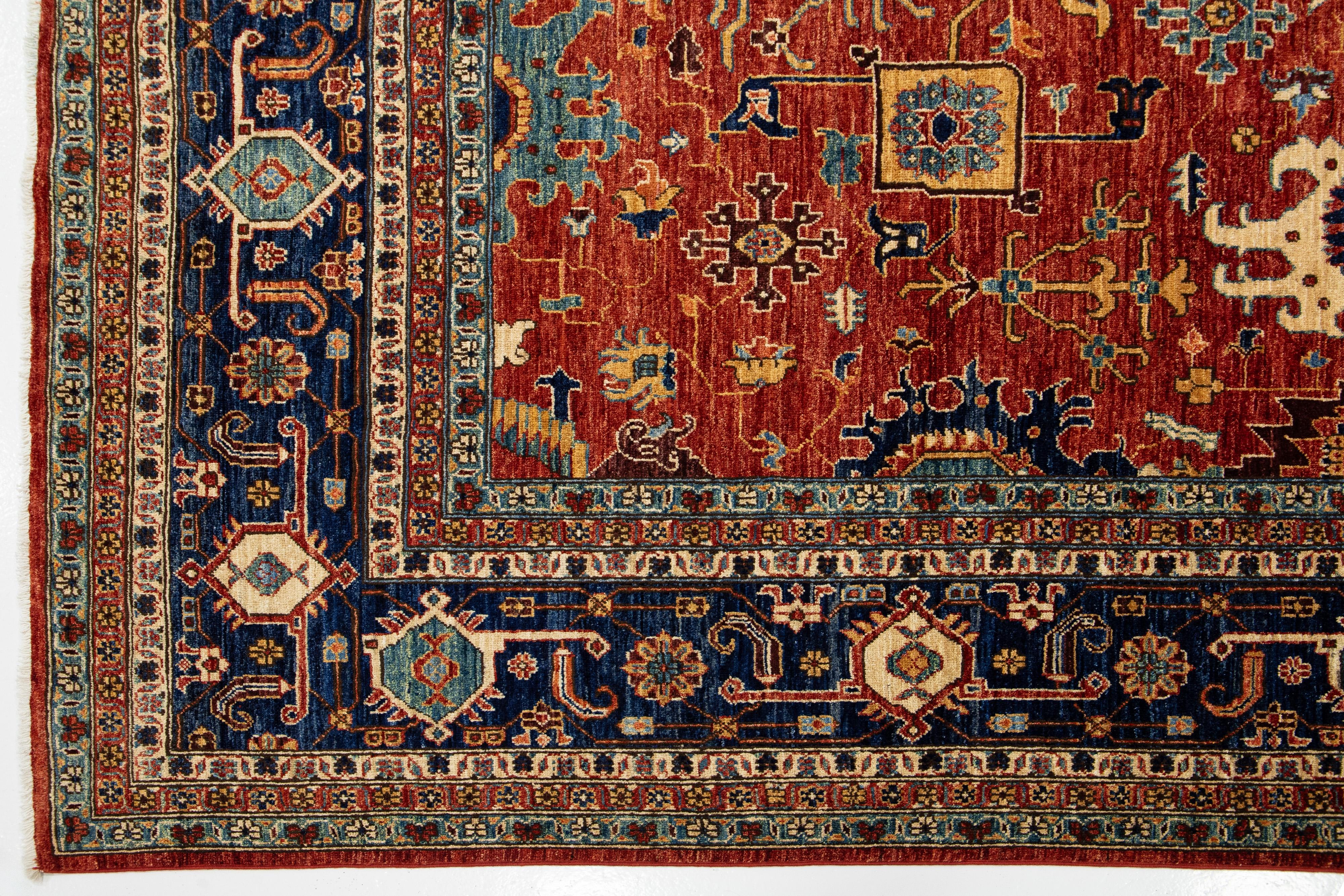 Moderner Wollteppich im Serapi-Stil in Rost-Rot mit floralem Allover-Design (21. Jahrhundert und zeitgenössisch) im Angebot