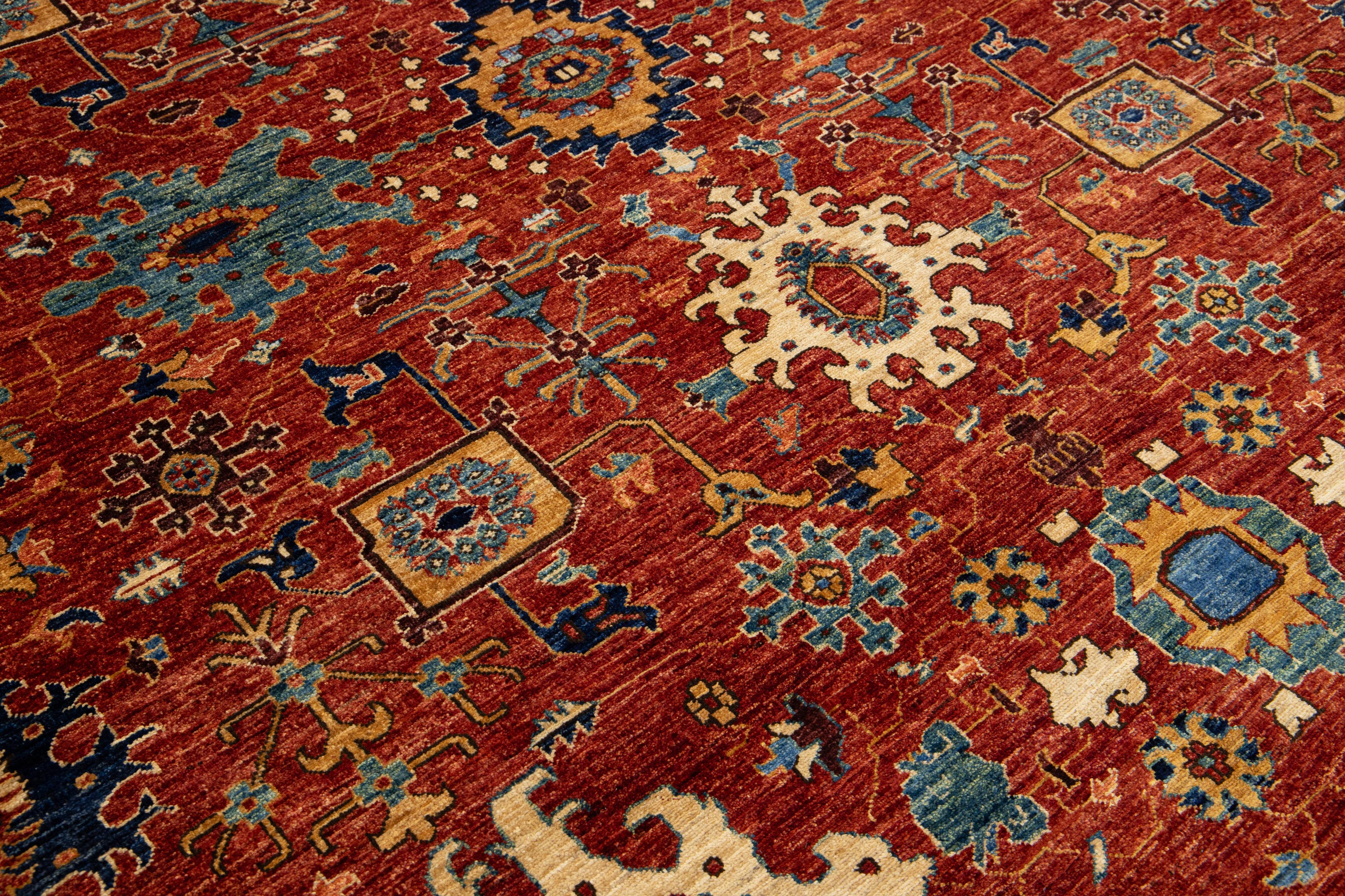 Moderner Wollteppich im Serapi-Stil in Rost-Rot mit floralem Allover-Design im Angebot 1
