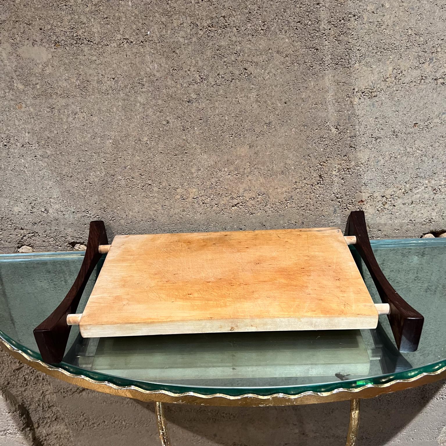 Modern Serving Tray Board Platter Two-tone Wood In Good Condition For Sale In Chula Vista, CA