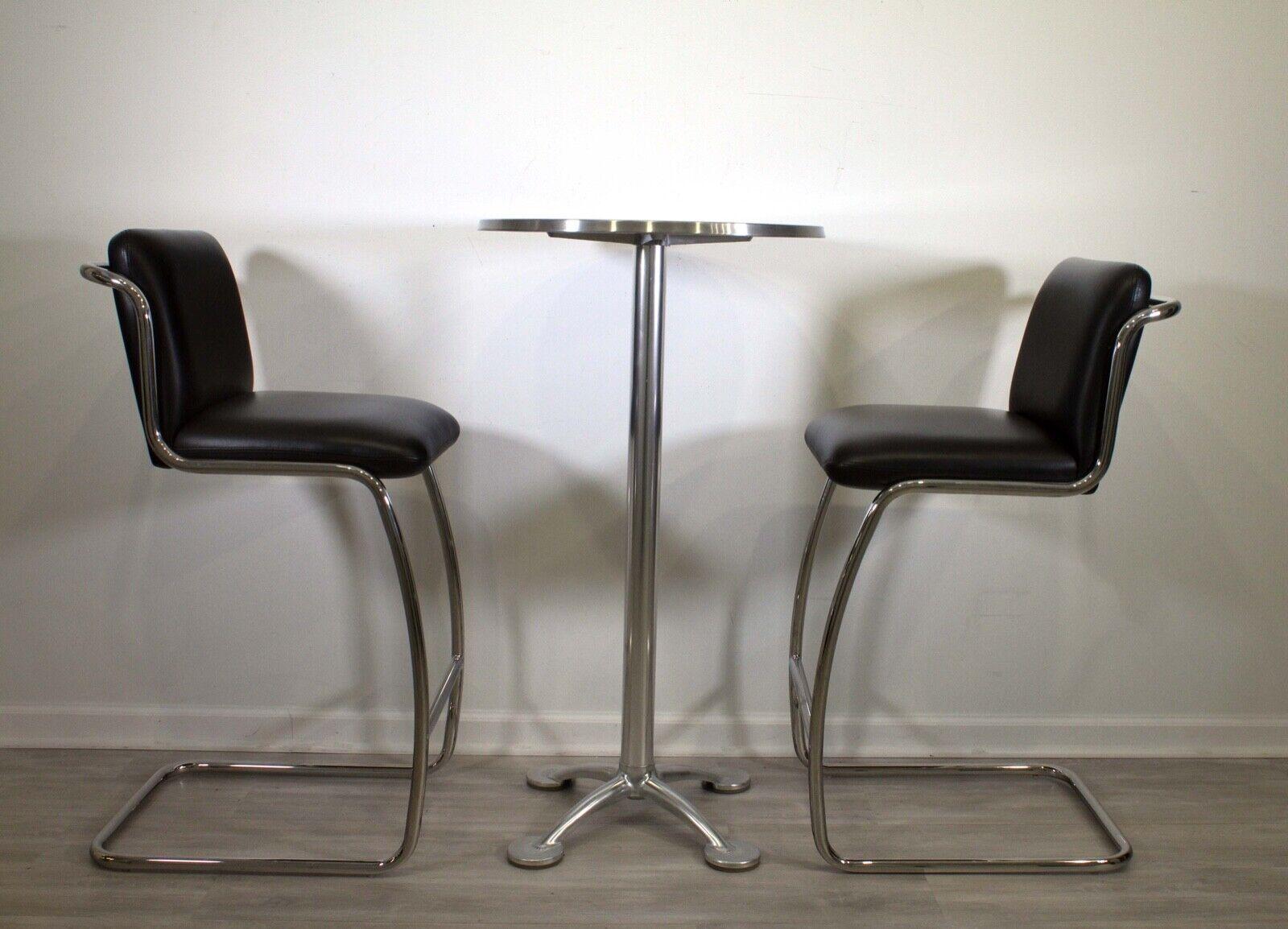 Modern Set 6 Brueton Tubular Chrome Cantilever Bar Stools 3 Pub Aluminum Tables In Good Condition In Keego Harbor, MI