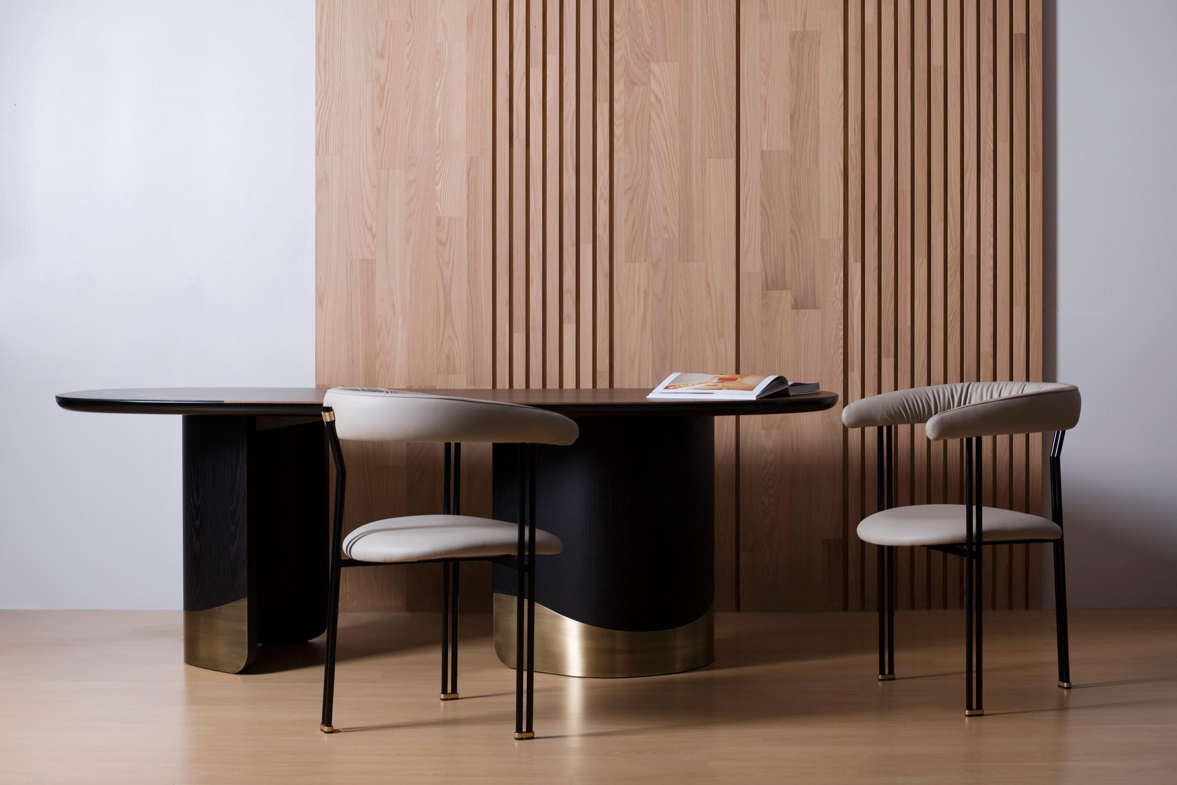 Ensemble de chaises de salle à manger modernes Maia en cuir/6, fabriquées à la main au Portugal par Greenapple en vente 3