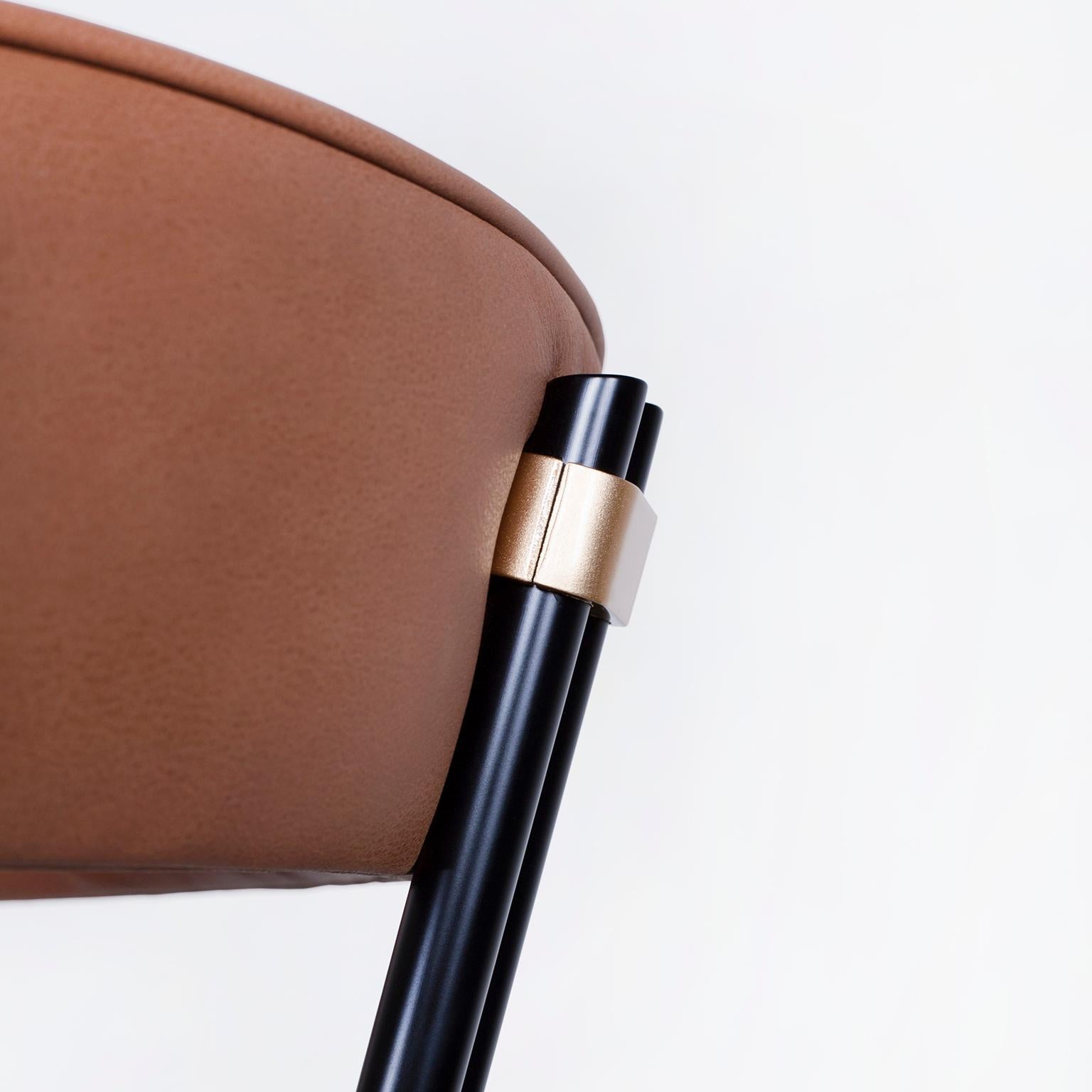 Ensemble de chaises de salle à manger modernes Maia en cuir/6, fabriquées à la main au Portugal par Greenapple en vente 1