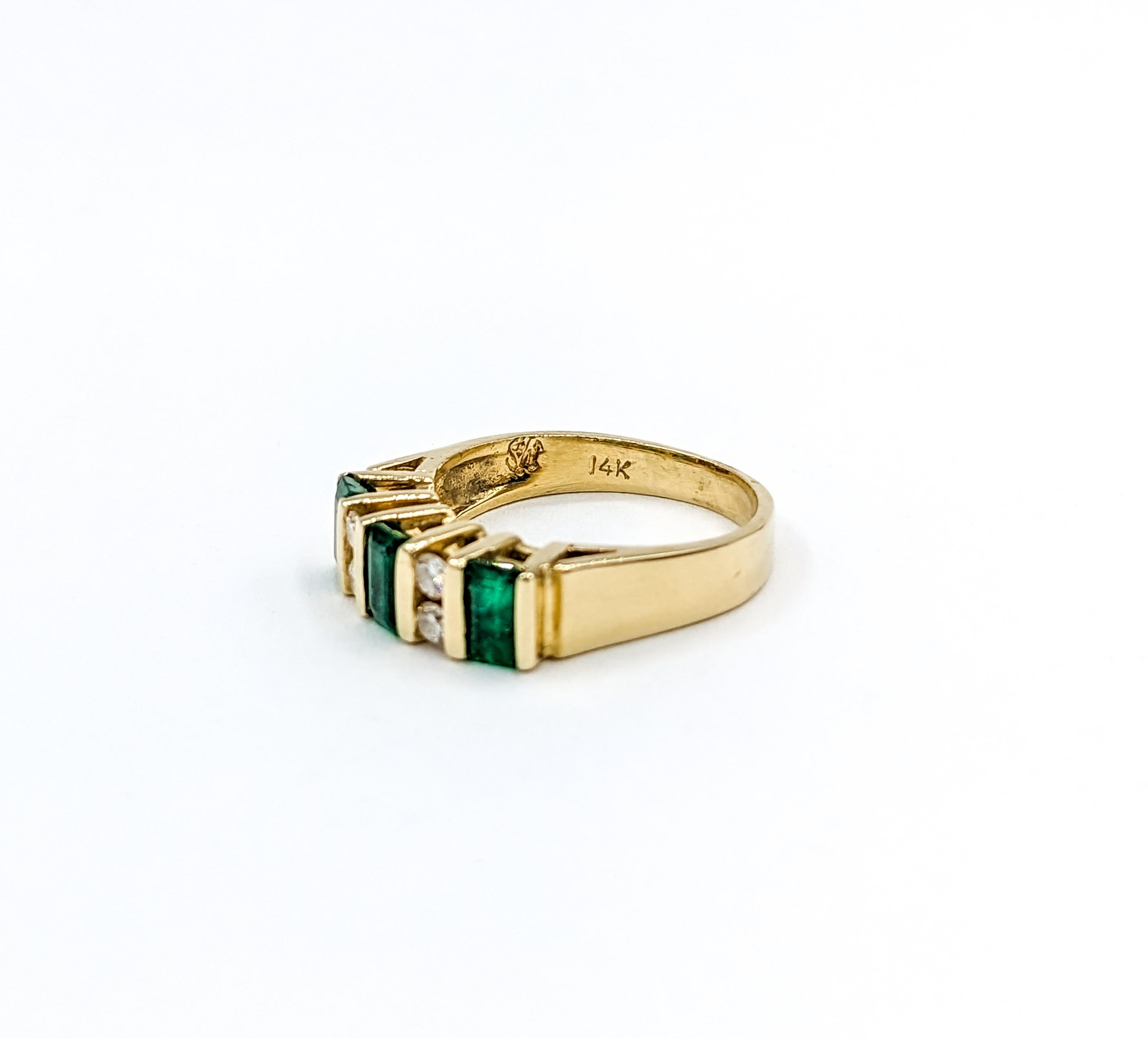 Modern Set Emerald & Diamond Band Ring For Sale 3