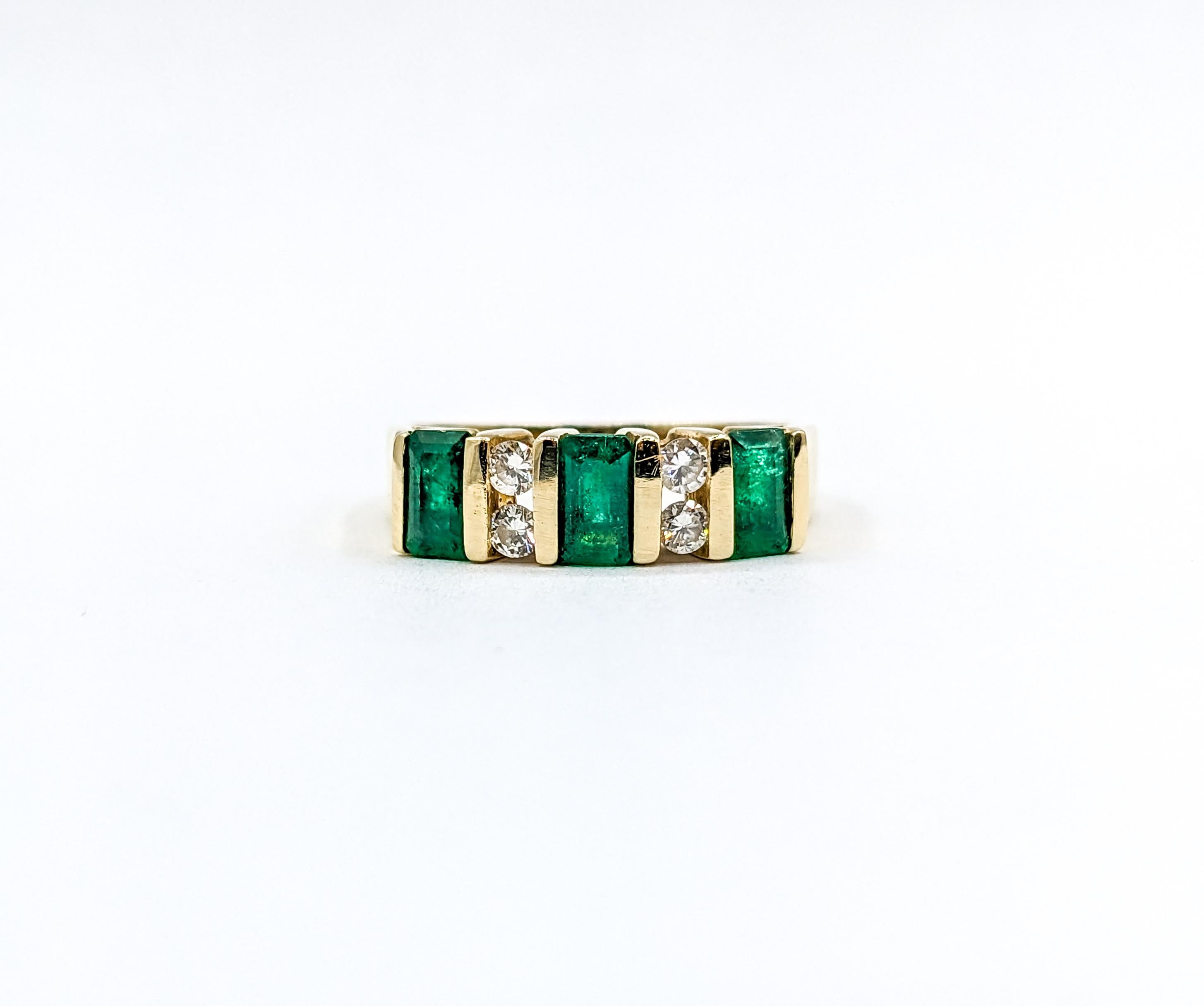 Modern Set Emerald & Diamond Band Ring For Sale 4