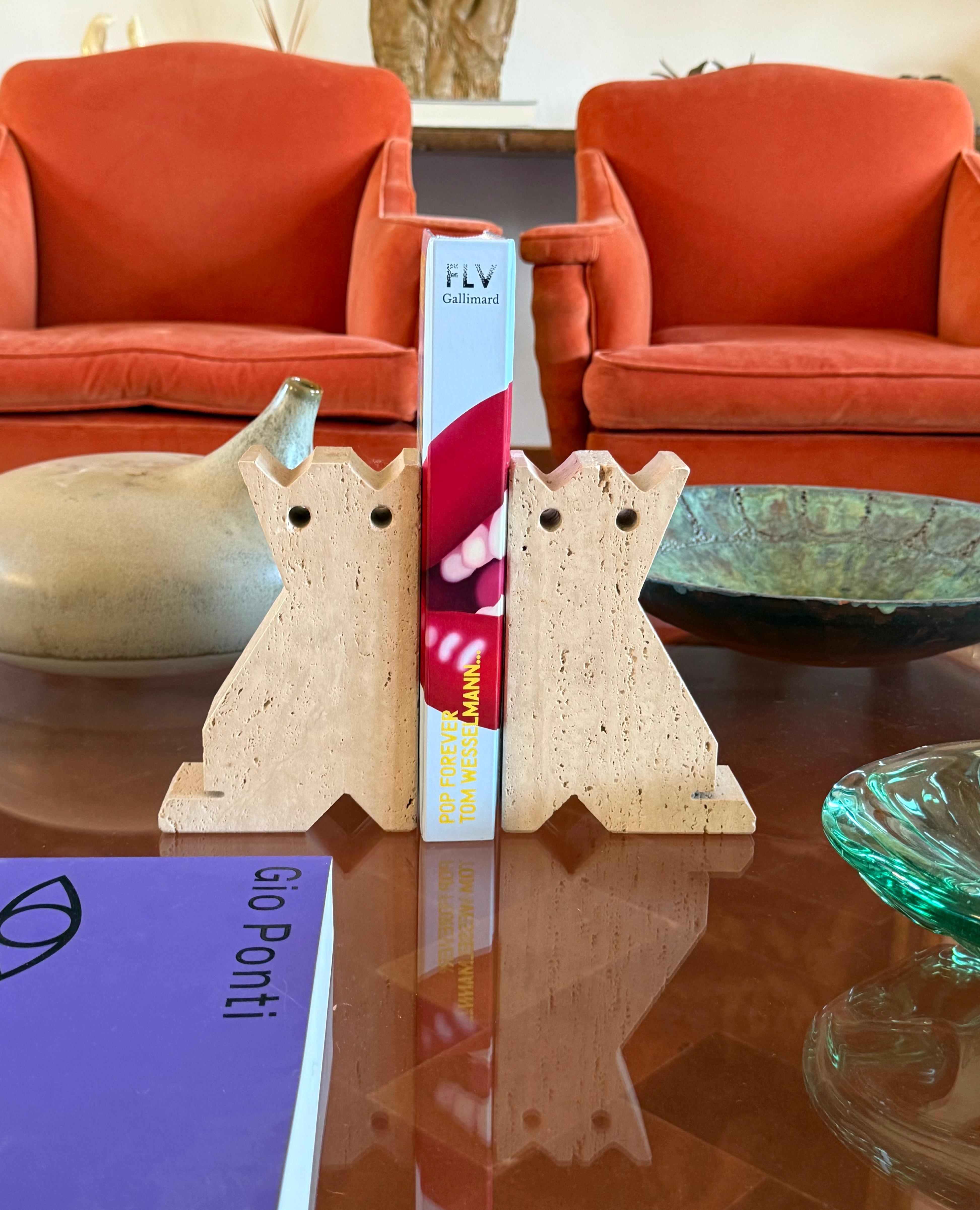 Modern set of 2 travertine cat shaped bookends, Fratelli Mannelli, Italy 1970s in vendita 8