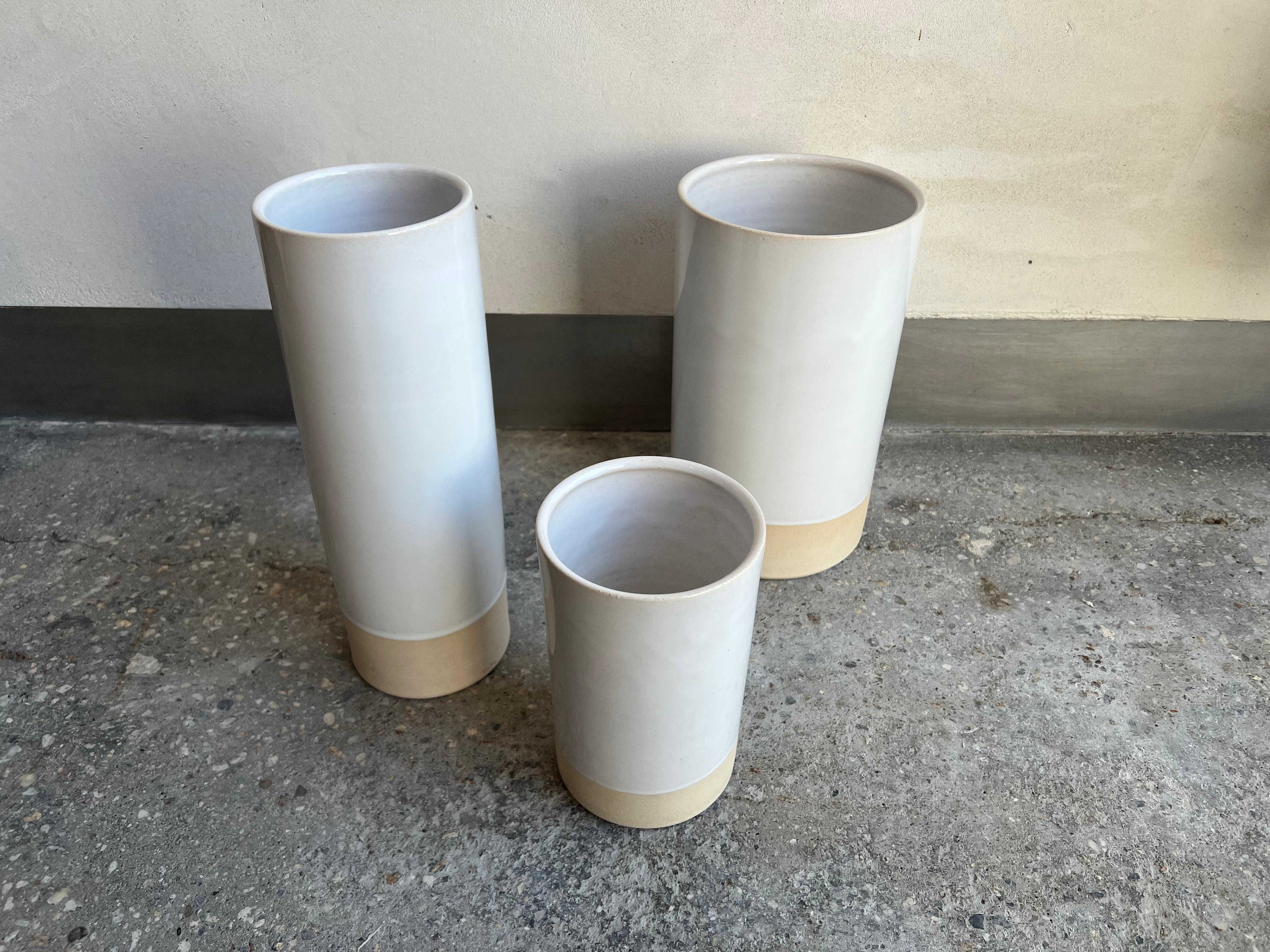 Modern Set of 3 Unique Ceramic Artisan Vases Handmade in Spain, White / Natural For Sale 5