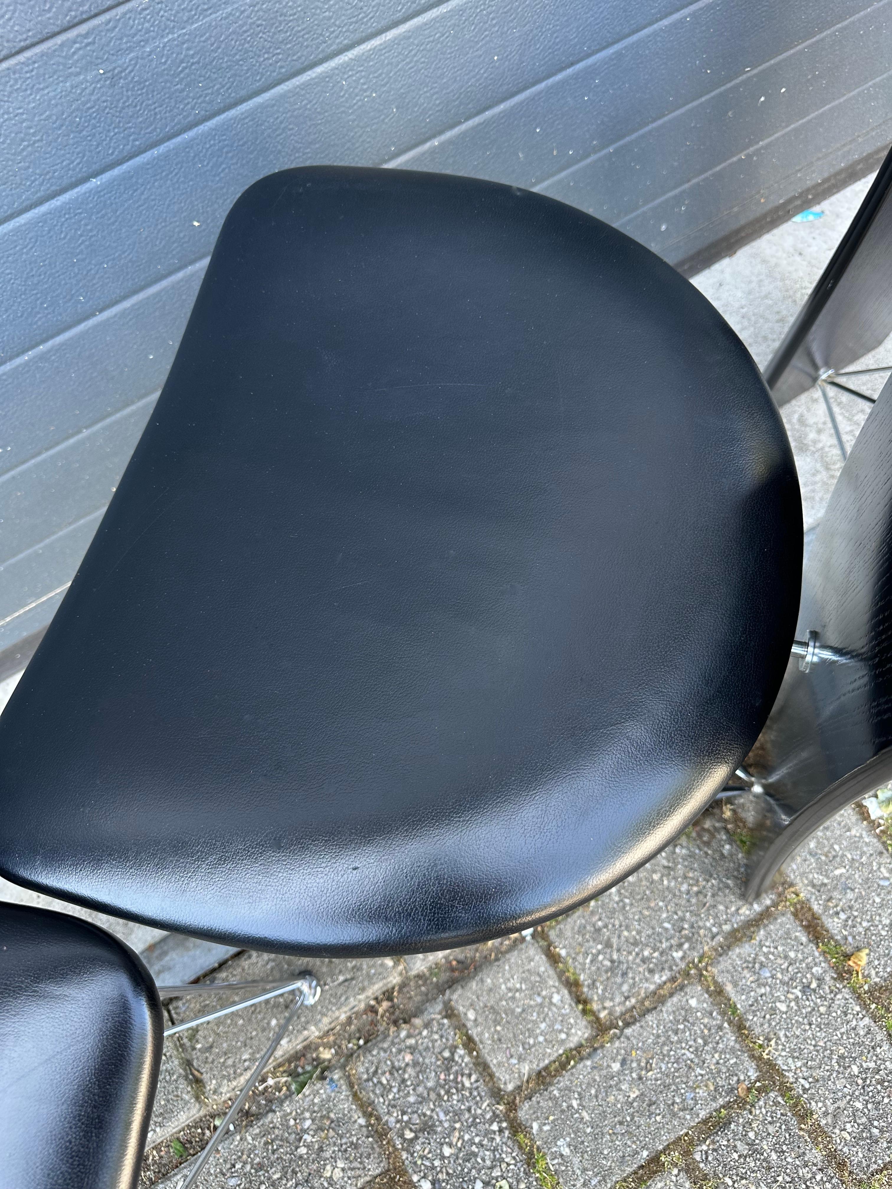 Modern Set of 4 Dining Chairs with Leather Seats by Torstein Flatøy for Bahus In Good Condition For Sale In Lisse, NL