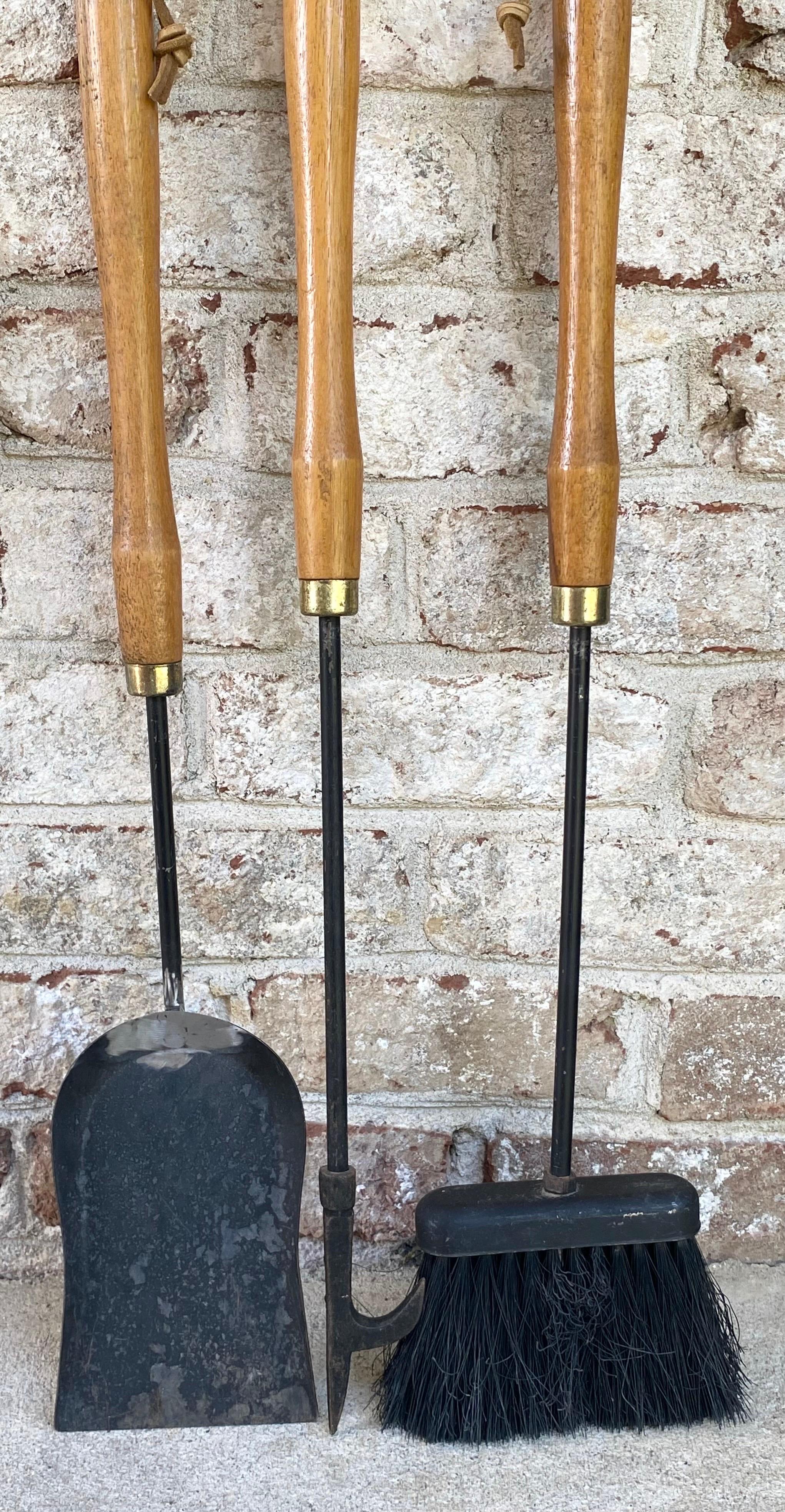 Modern Set of Fireplace Tools  In Good Condition For Sale In East Hampton, NY