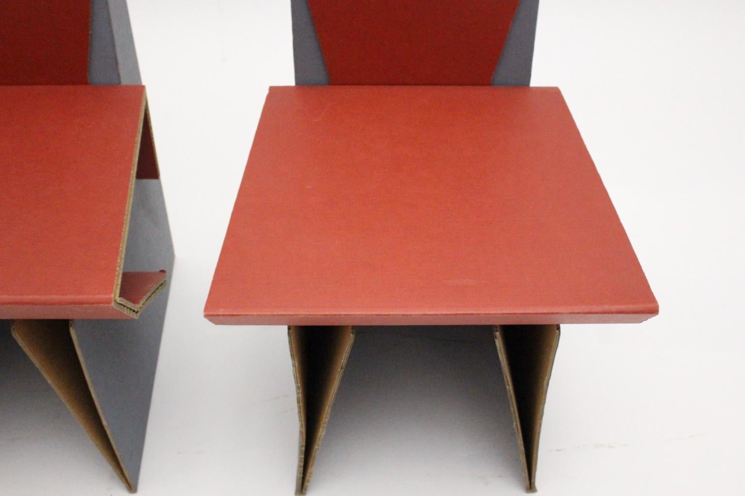 Modern pair of stable cardboard chairs in the colors red and blue circa 1990.
It is possible to taken apart some parts of the cardboard.
Very good vintage condition
approx. measures:
Width: 46 cm
Depth: 55 cm
Height: 83 cm
Seat height: 46 cm.