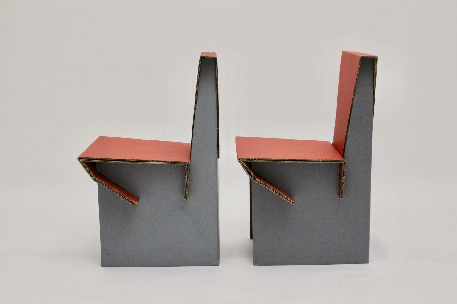 Modern Set of Two Vintage Red and Blue Cardboards Chairs, circa 1990 For Sale 4