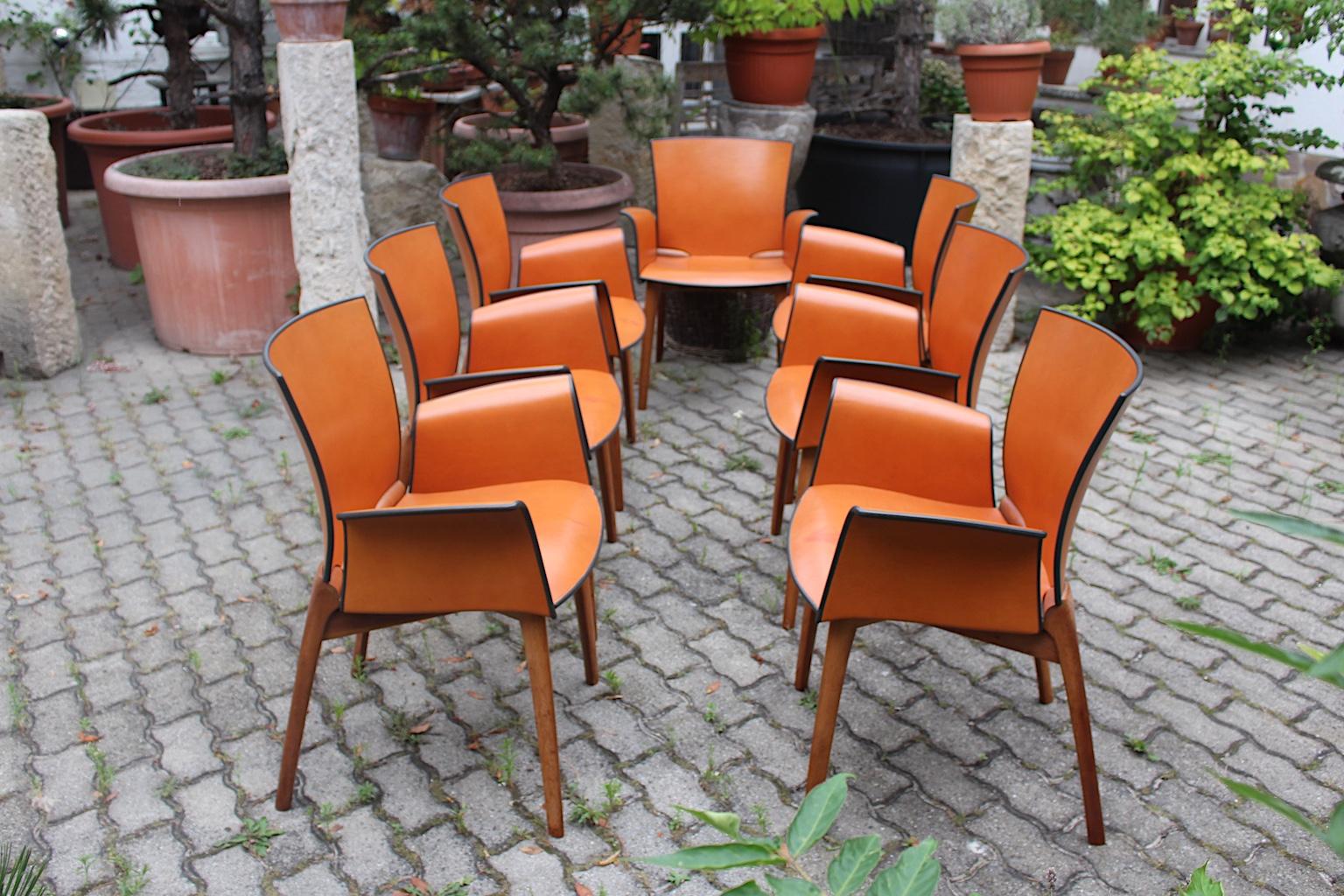 Sept chaises de salle à manger modernes Cassina vintage en cuir et teck cognac, années 1990, Italie en vente 1