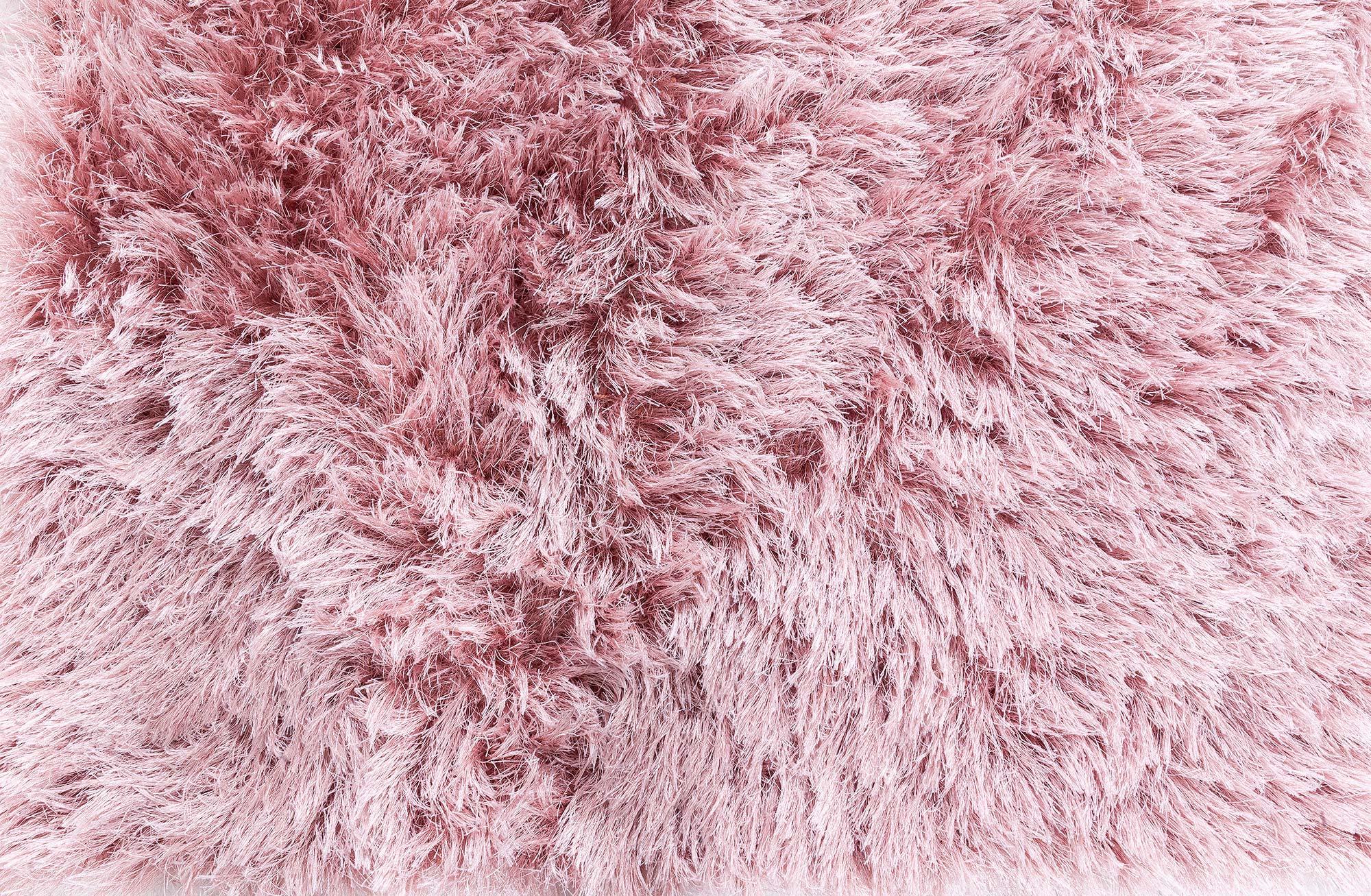 Indien Tapis moderne Shaggy dans les tons roses par Doris Leslie Blau en vente
