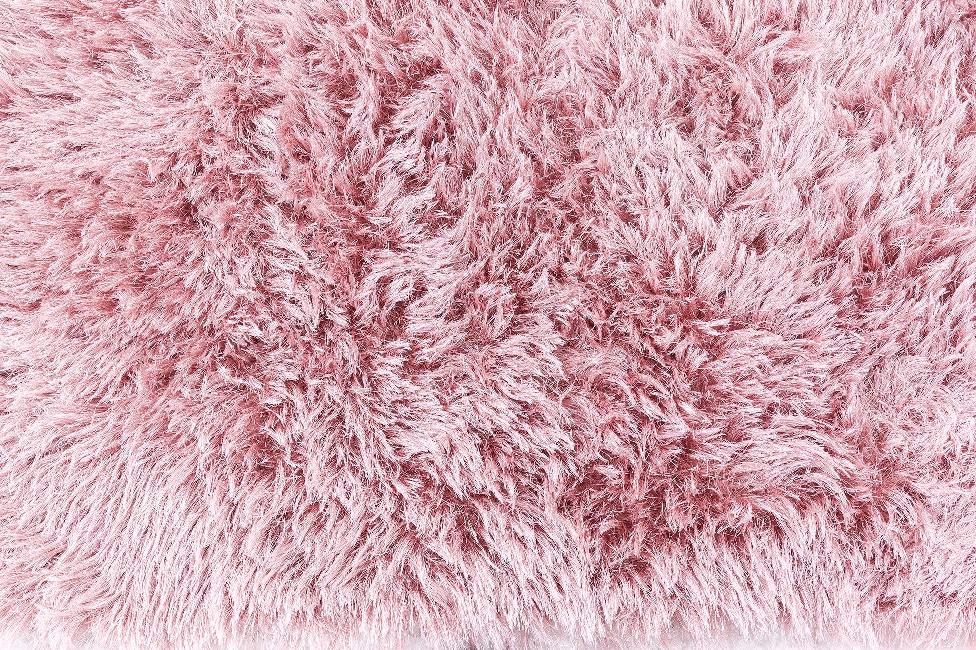 Tissé à la main Tapis moderne Shaggy dans les tons roses par Doris Leslie Blau en vente