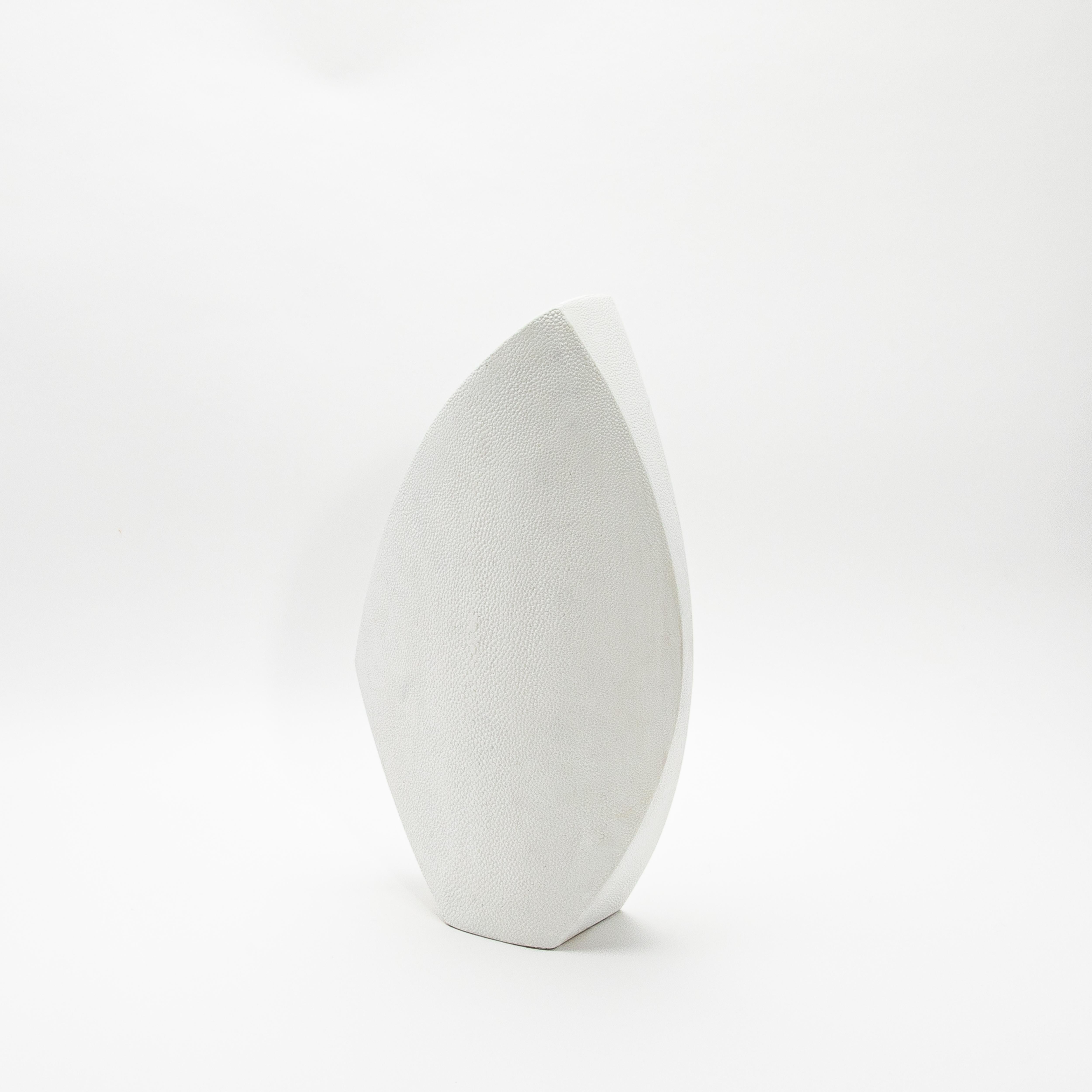 Filippino Vaso moderno in zigrino di R & Y Augousti in vendita