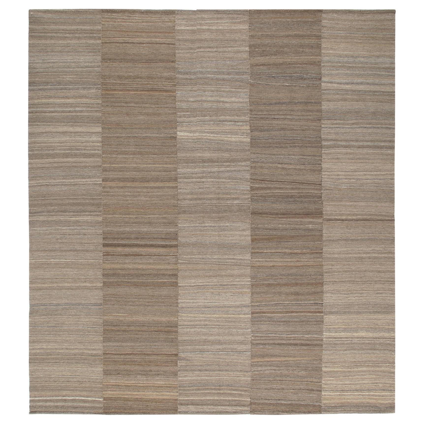 Modern Shiraz Handwoven Flatweave Rug in Natural and Brown Color For Sale