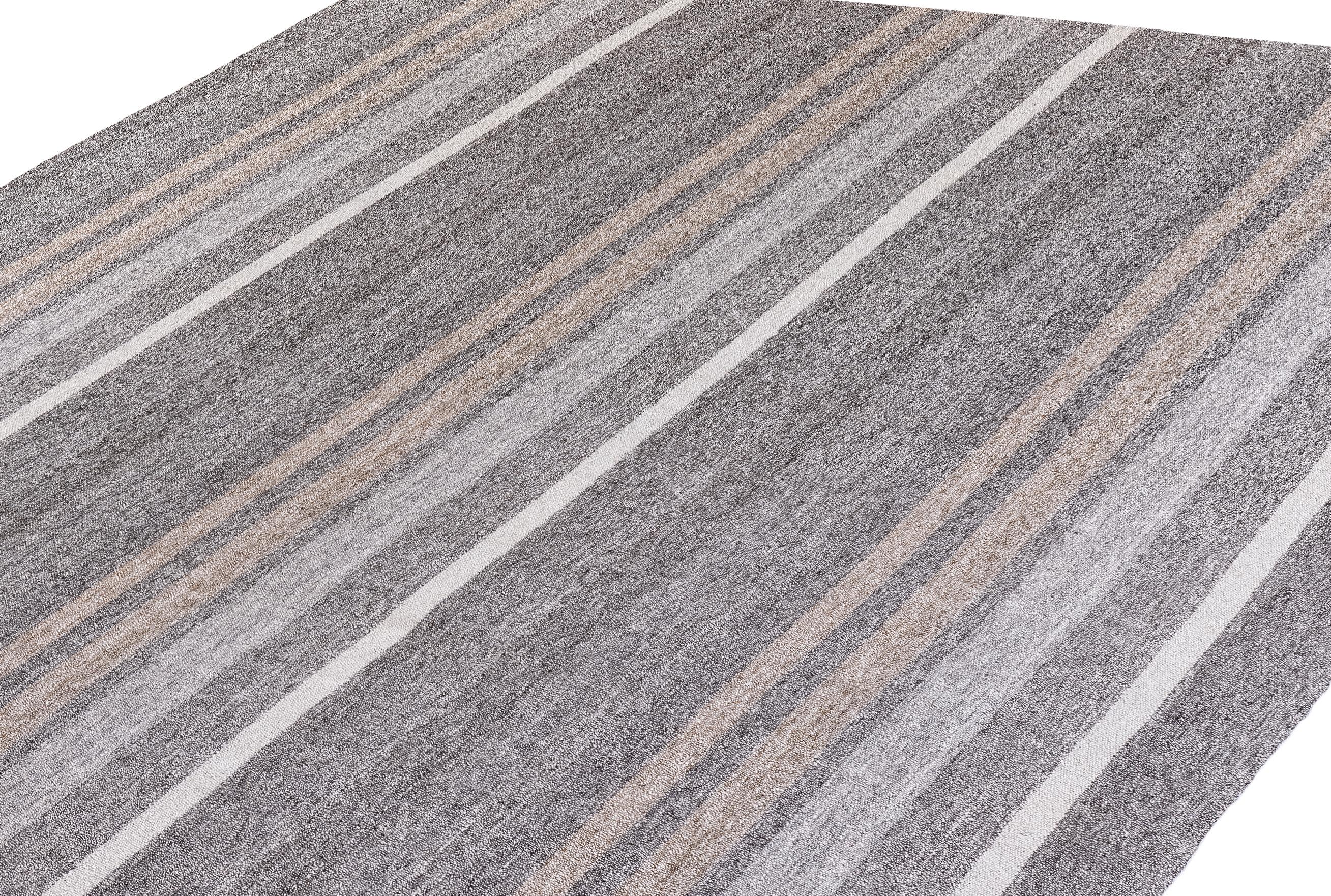 Modernes Shiraz Pelas Flachgewebe - handgesponnene Wolle und Baumwolle, natürlicher grauer Beigeton (Moderne der Mitte des Jahrhunderts) im Angebot