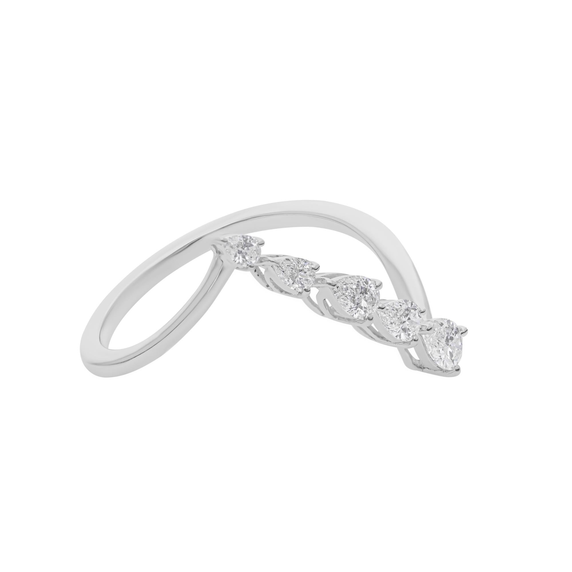 En venta: Anillo de oro blanco moderno SI/H con diamantes verticales de cinco piedras Regalo de dama de honor  5