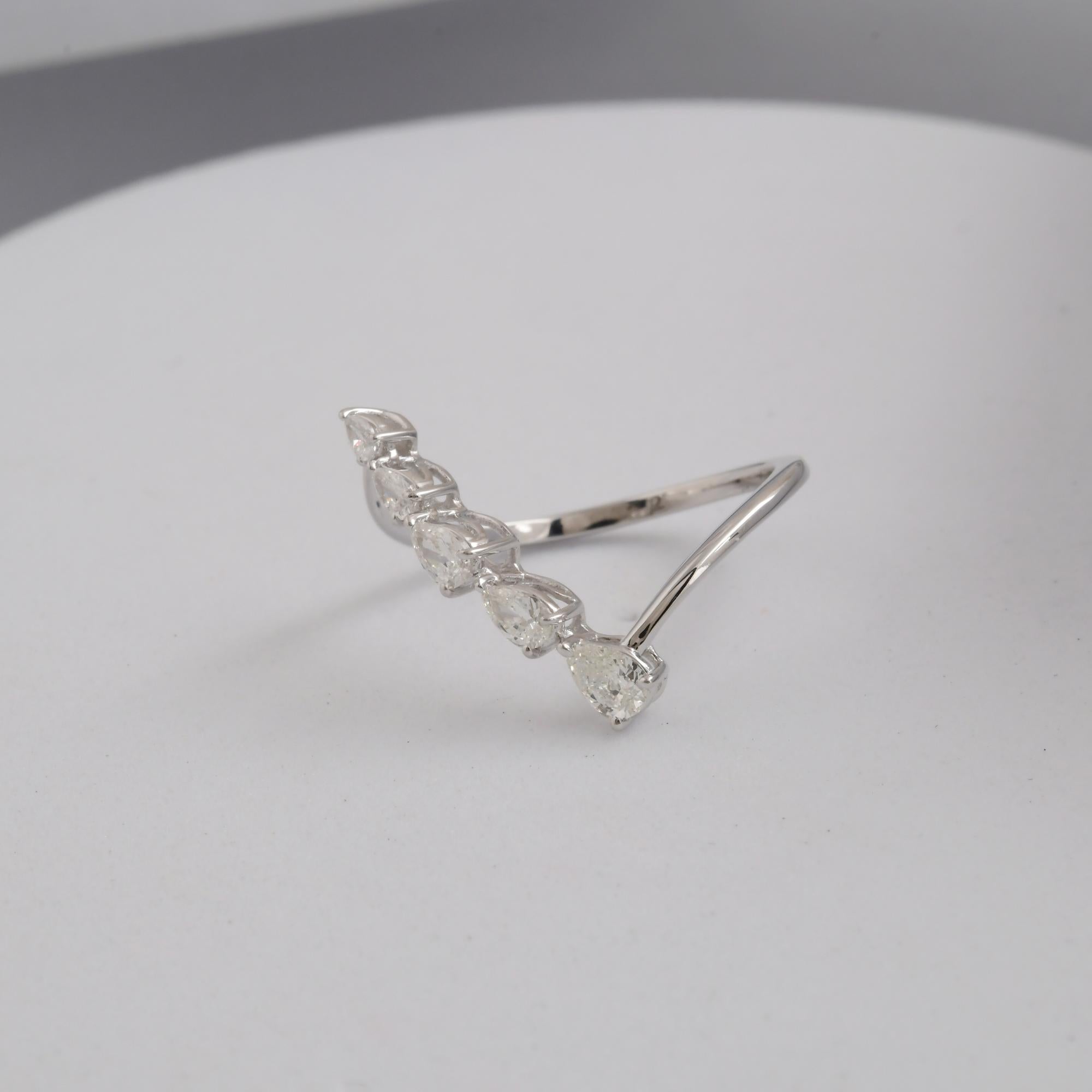 En venta: Anillo de oro blanco moderno SI/H con diamantes verticales de cinco piedras Regalo de dama de honor  7