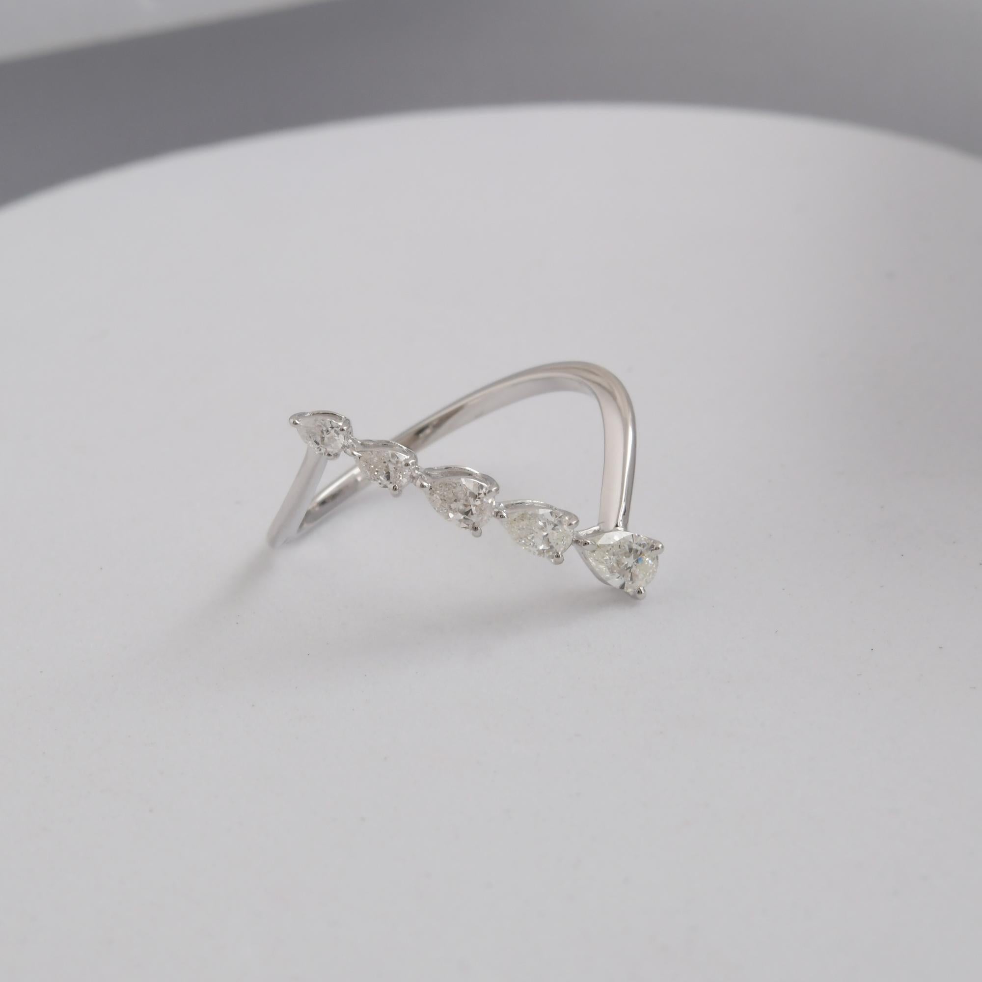 En venta: Anillo de oro blanco moderno SI/H con diamantes verticales de cinco piedras Regalo de dama de honor  8