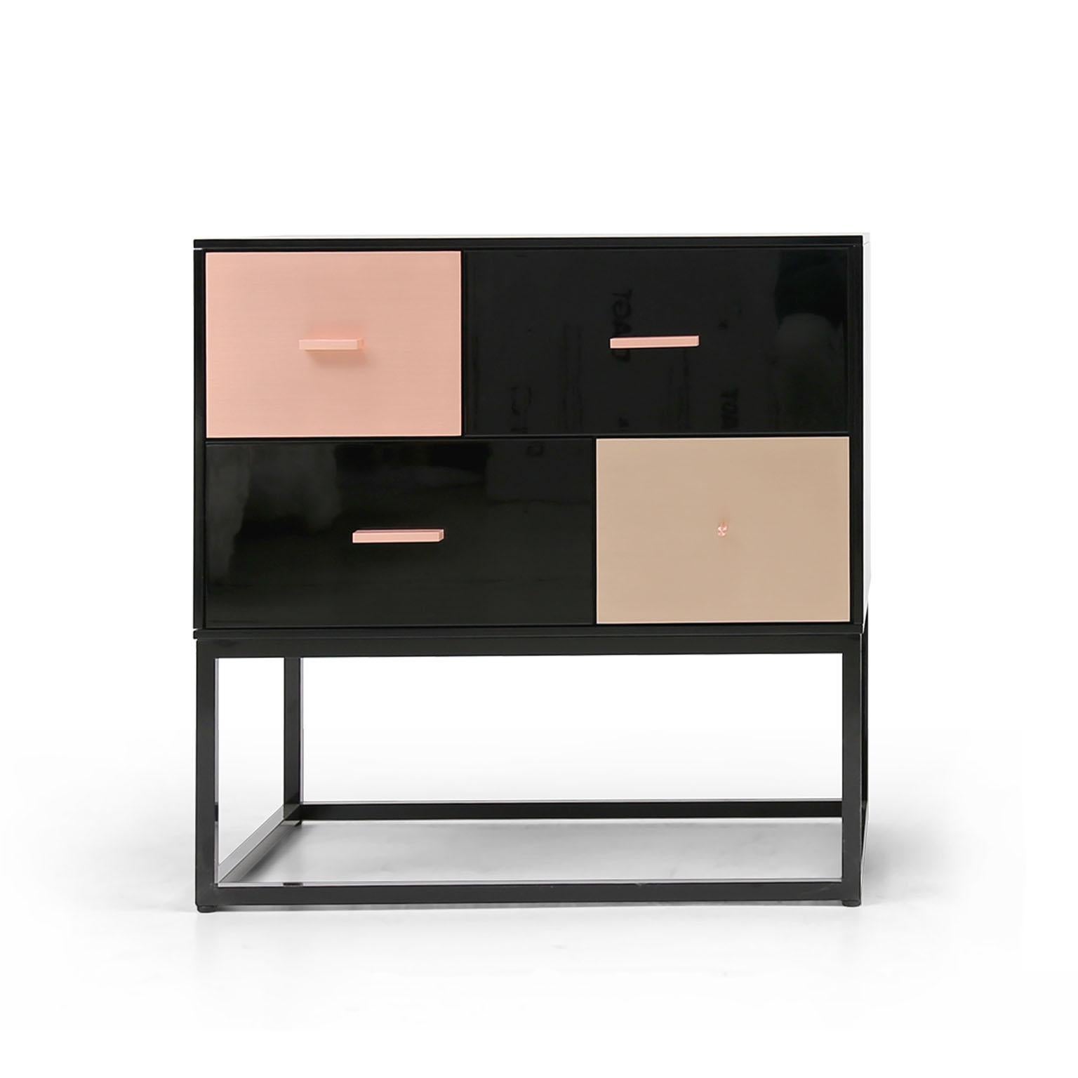 Moderne Table d'appoint moderne noire en haute brillance avec tiroirs en laiton, cuivre et bronze en vente
