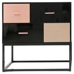 Table d'appoint moderne noire en haute brillance avec tiroirs en laiton, cuivre et bronze