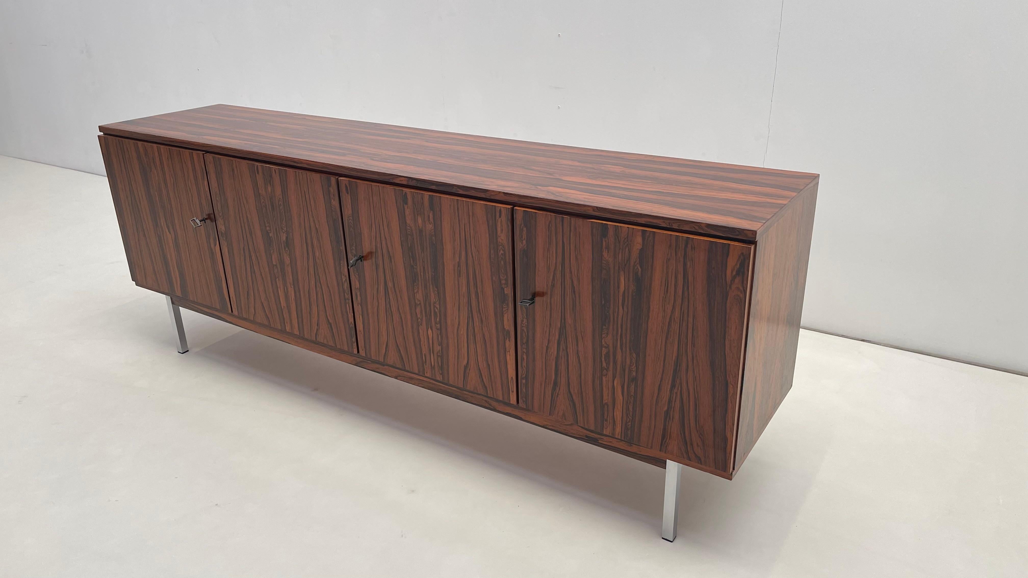 The Moderns Sideboard en vente 1