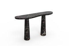 Console moderne Silhueta en marbre de Carrare fabriquée à la main au Portugal par Greenapple