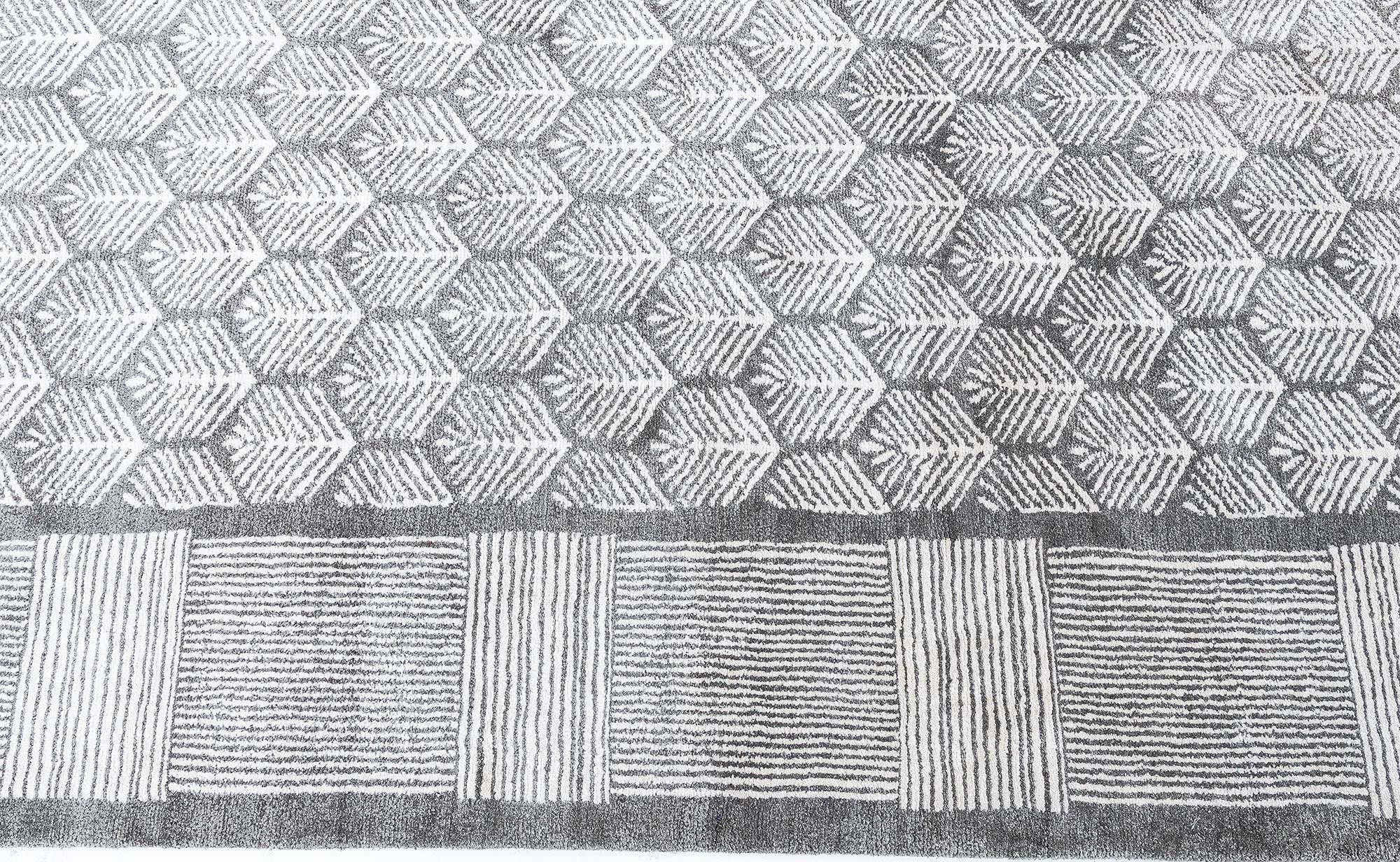 Moderne Tapis moderne en soie et laine à design géométrique par Doris Leslie Blau en vente
