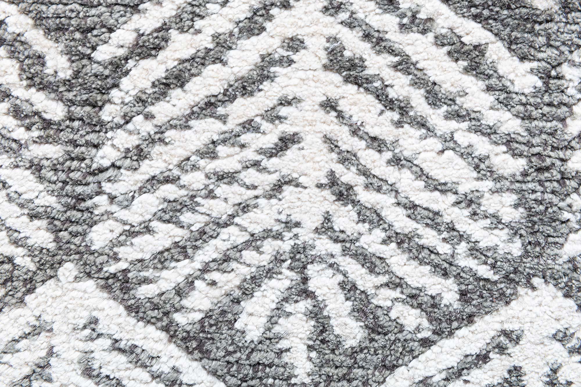 Noué à la main Tapis moderne en soie et laine à design géométrique par Doris Leslie Blau en vente