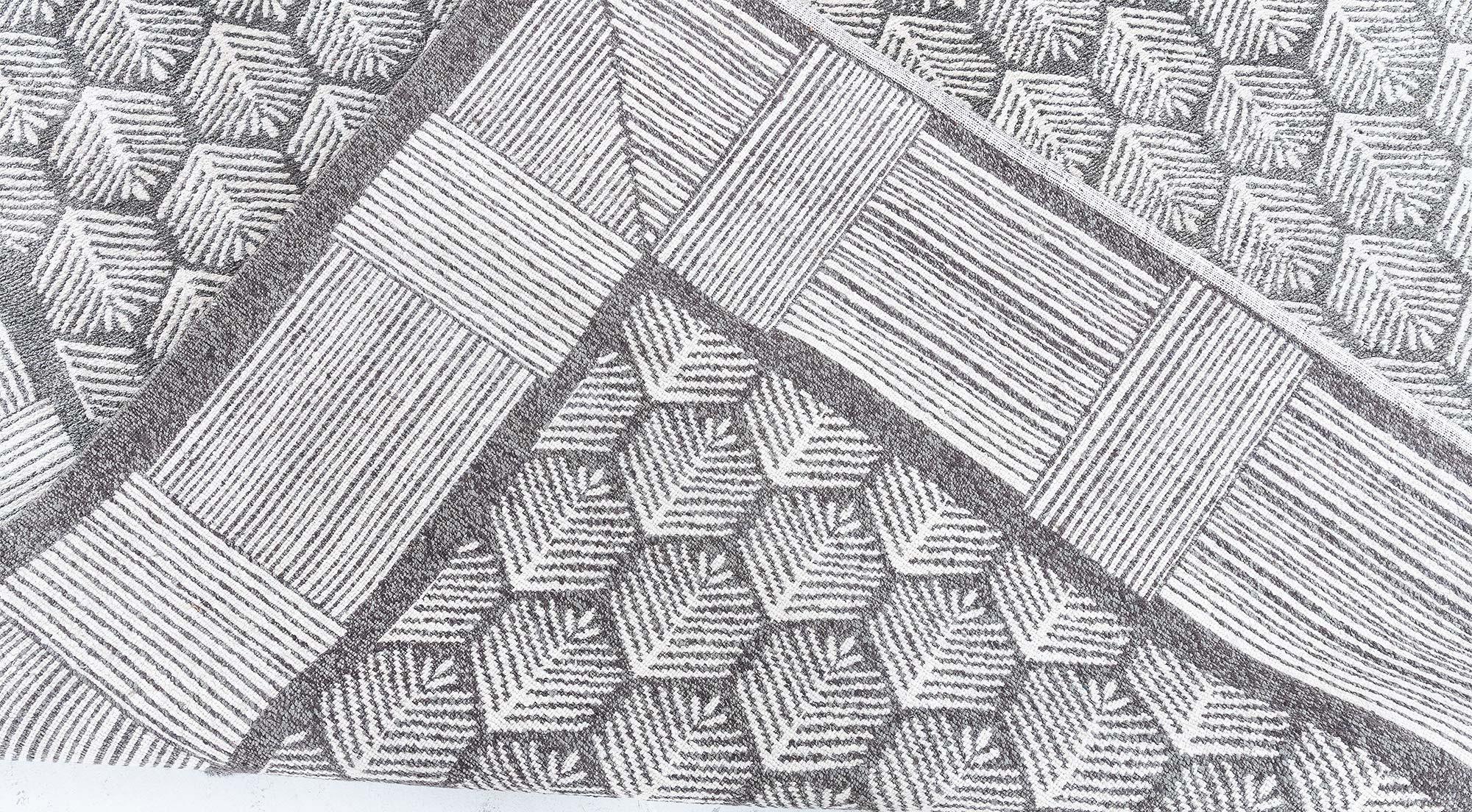 Tapis moderne en soie et laine à design géométrique par Doris Leslie Blau en vente 1