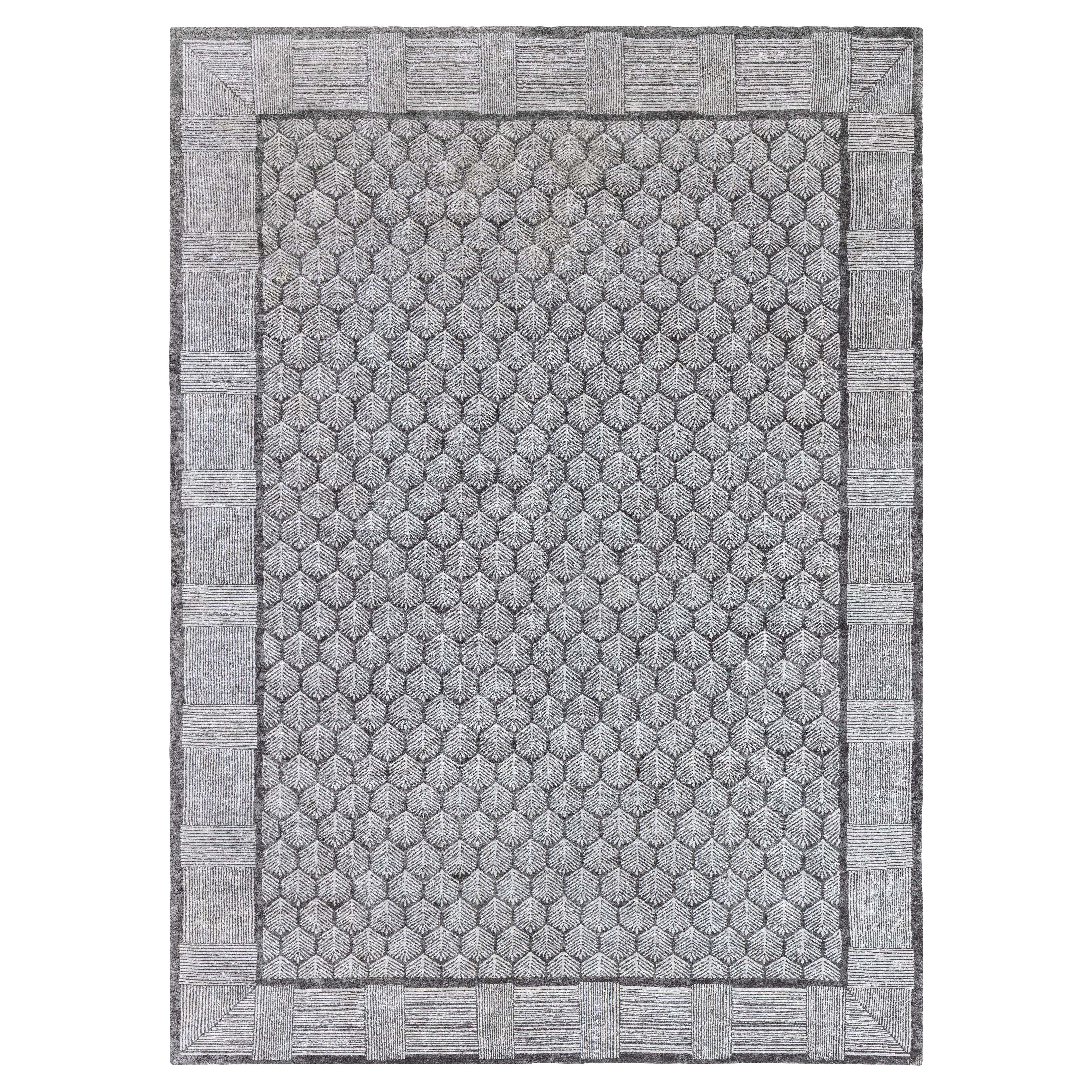 Tapis moderne en soie et laine à design géométrique par Doris Leslie Blau