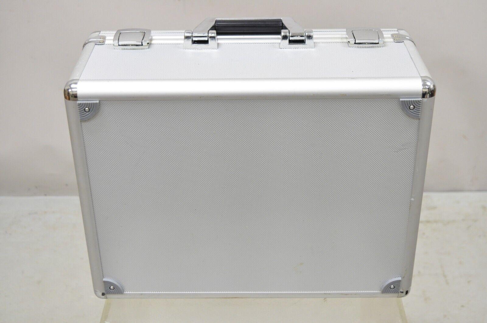 Modern Silver Aluminum Metal Storage Box Briefcase Carry Bag In Good Condition For Sale In Philadelphia, PA