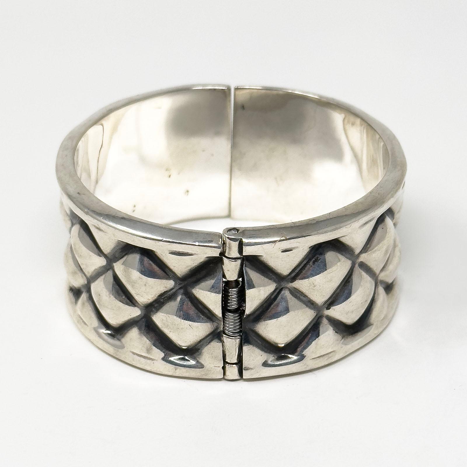 Artigiano Bracciale moderno in argento con motivo a diamante proveniente dal Messico in vendita