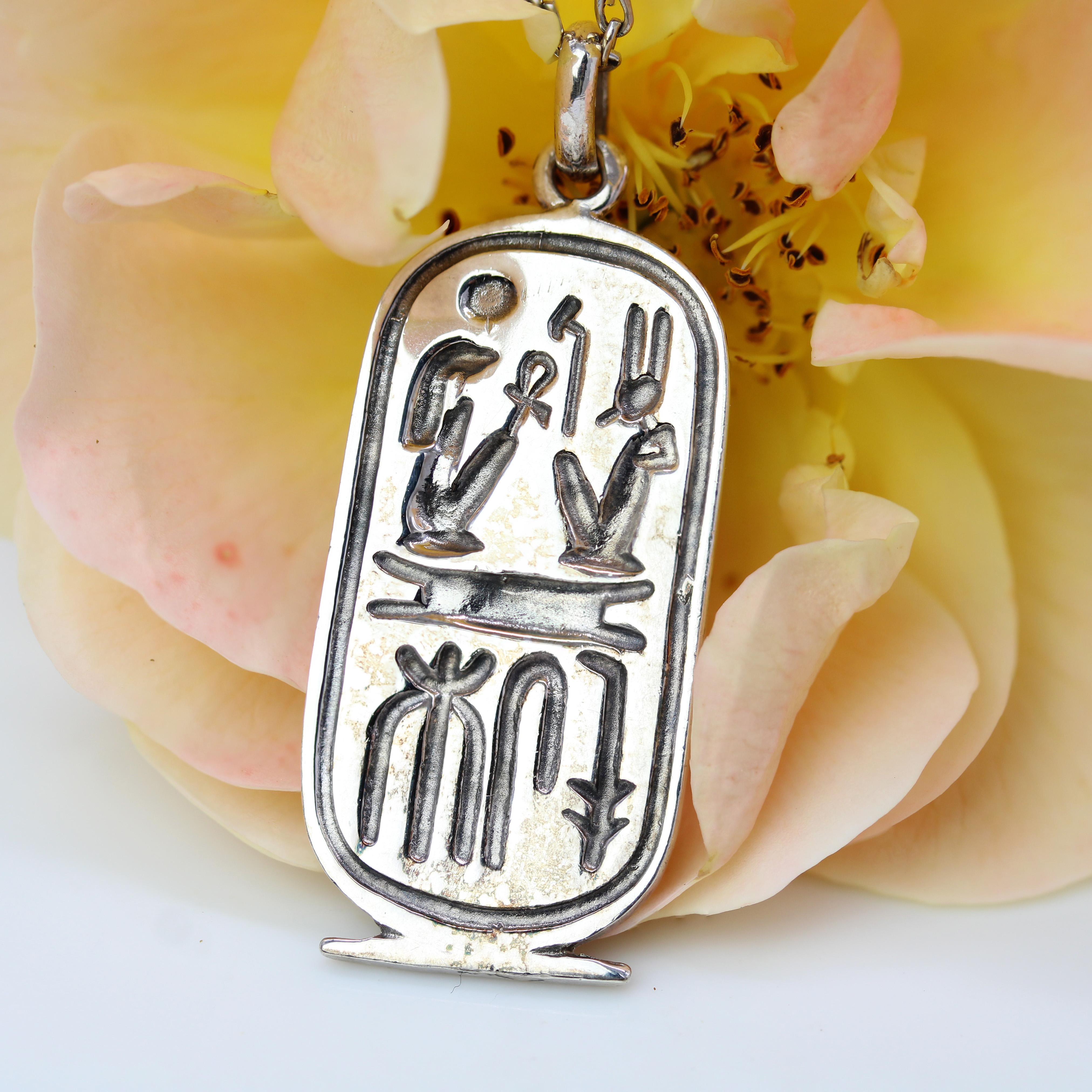 Modern Silver Egyptian Cartouche Pendant In Good Condition For Sale In Poitiers, FR