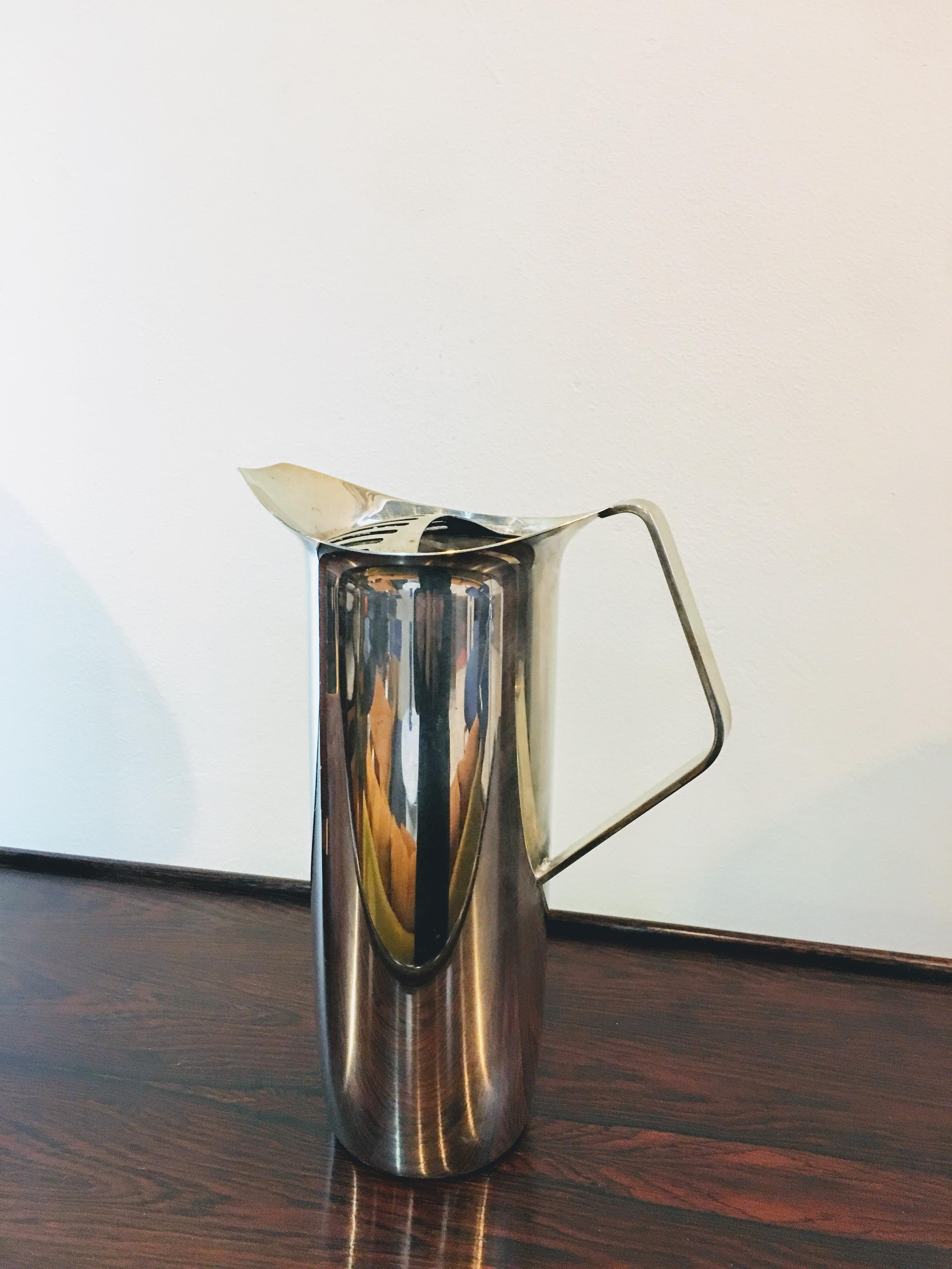 American Modern Silver Plate Water Pitcher with Removable Ice Guard Barware by Towle