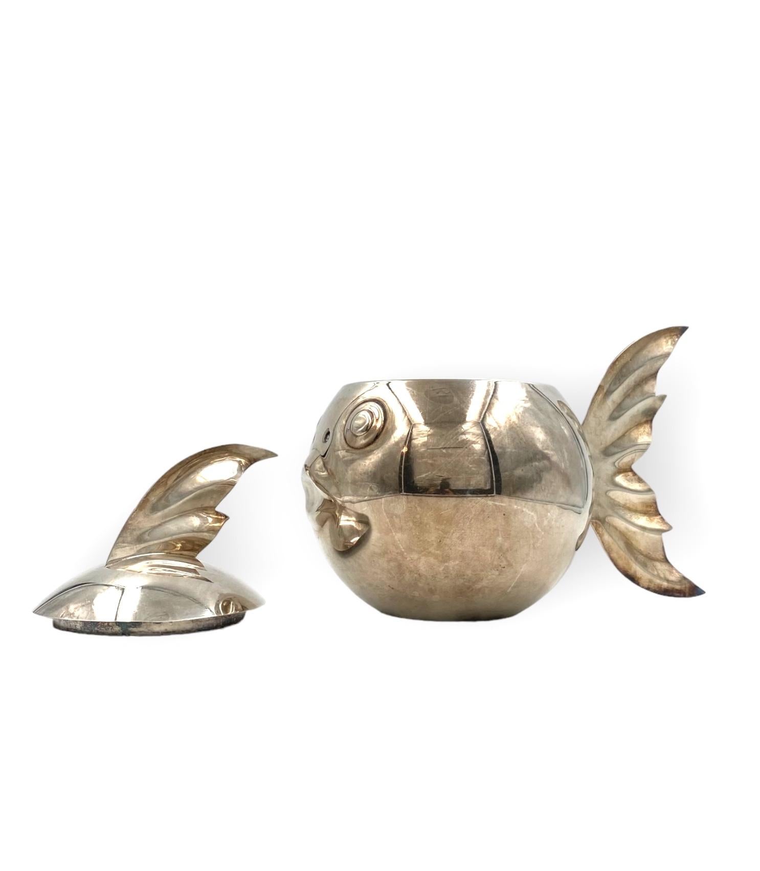 Modern silver-plated fish wine cooler / ice bucket, Teghini Firenze Italy 1970s For Sale 8