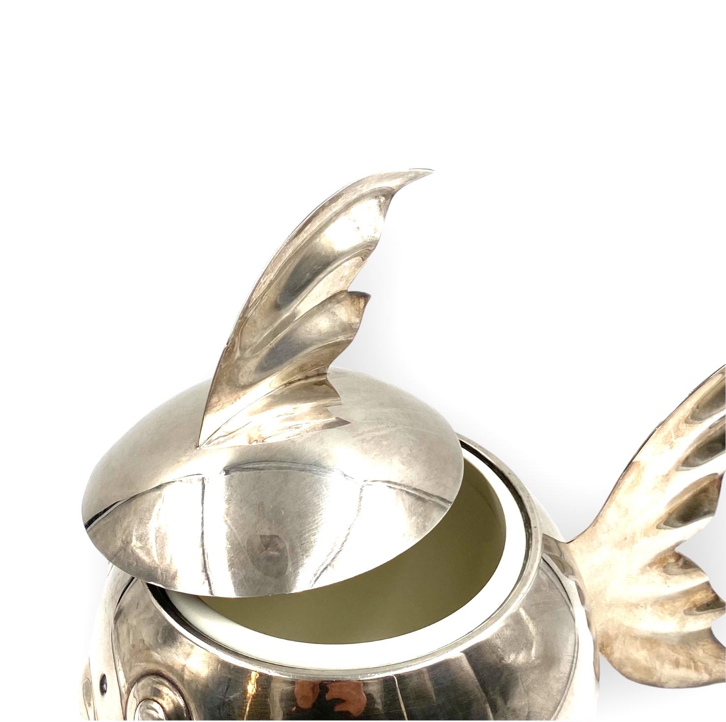 Modern silver-plated fish wine cooler / ice bucket, Teghini Firenze Italy 1970s For Sale 9