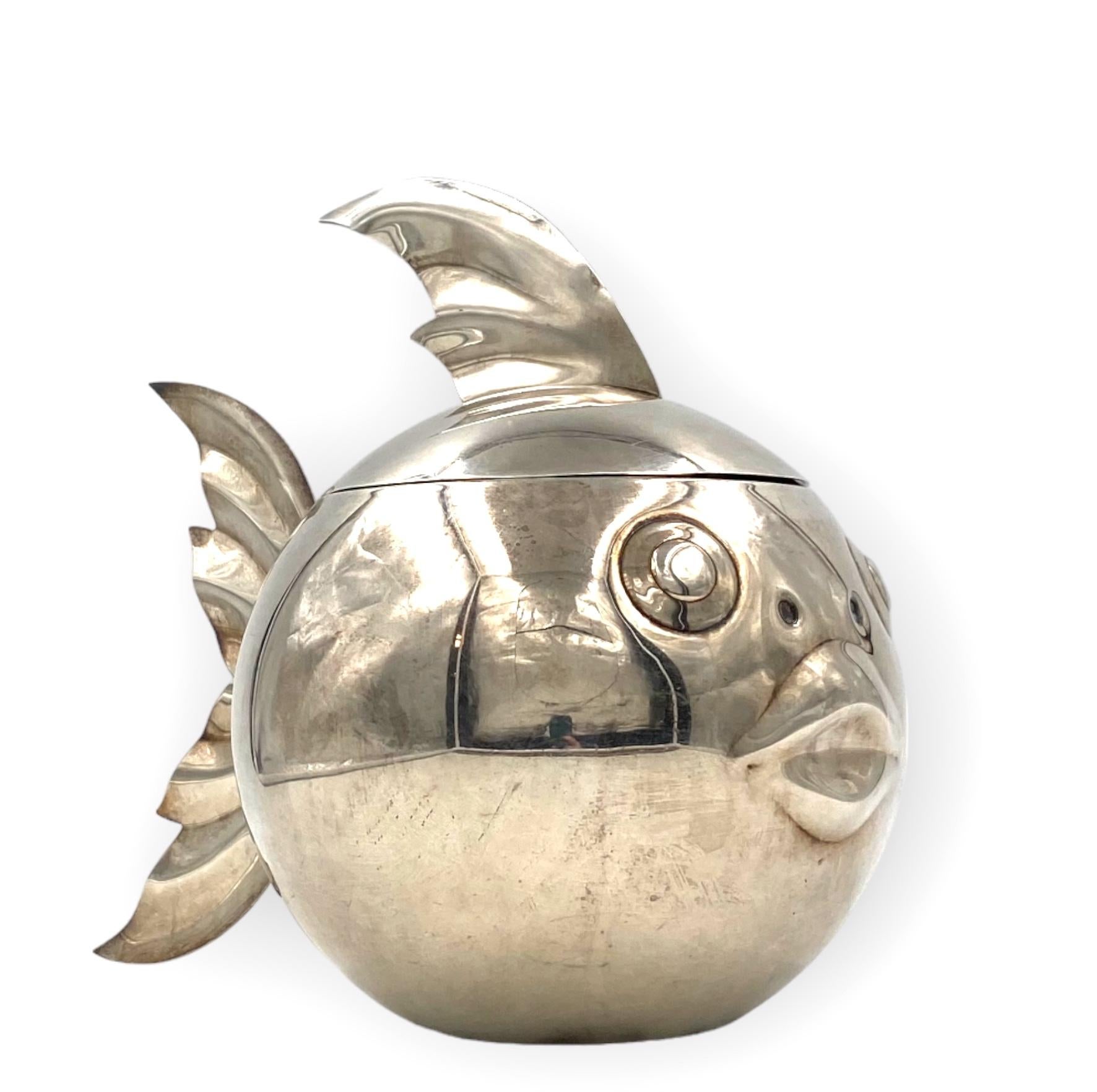 Silver Plate Modern silver-plated fish wine cooler / ice bucket, Teghini Firenze Italy 1970s For Sale
