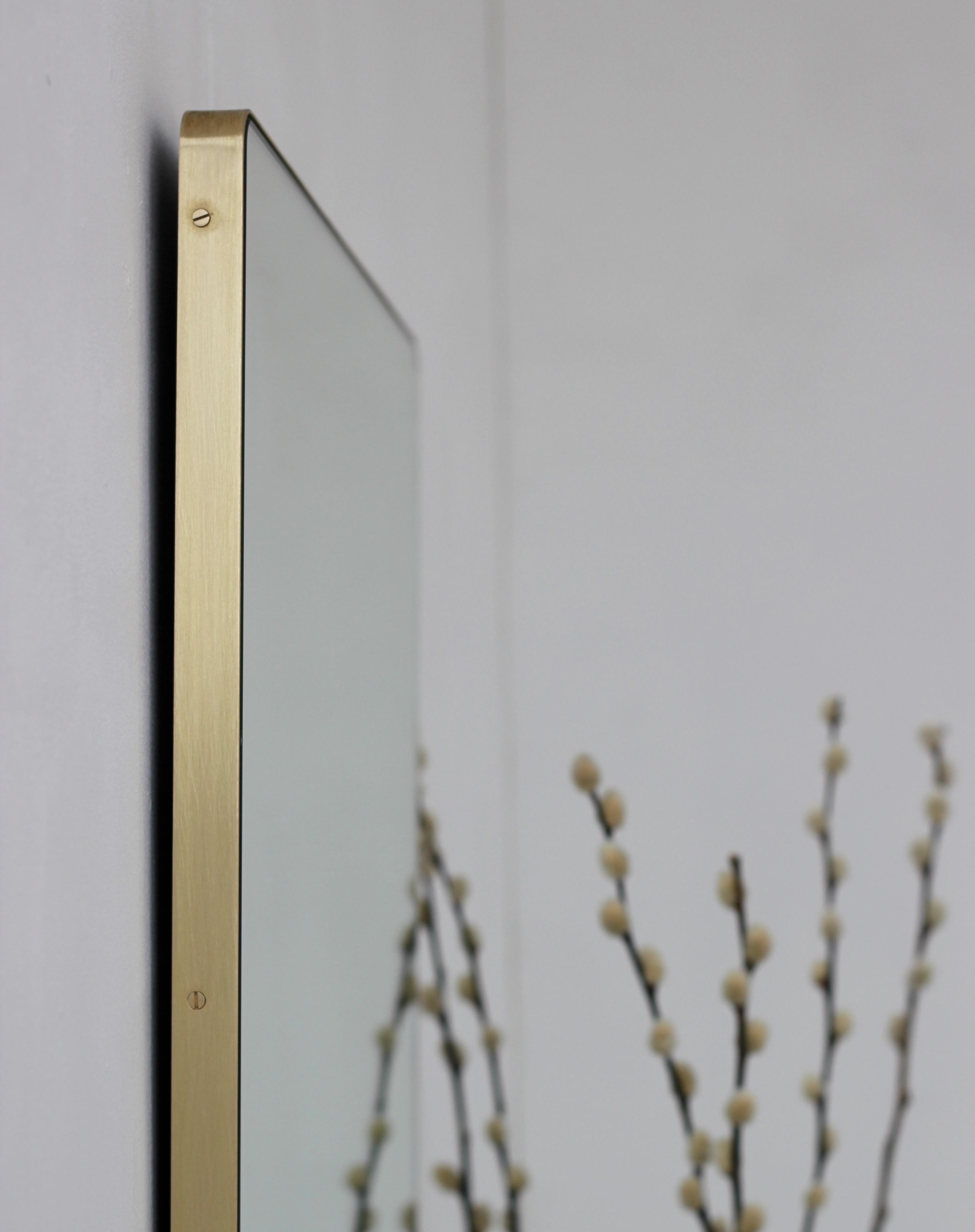 Quadris™ Rectangular Elegant Mirror with Brass Frame In New Condition In London, GB