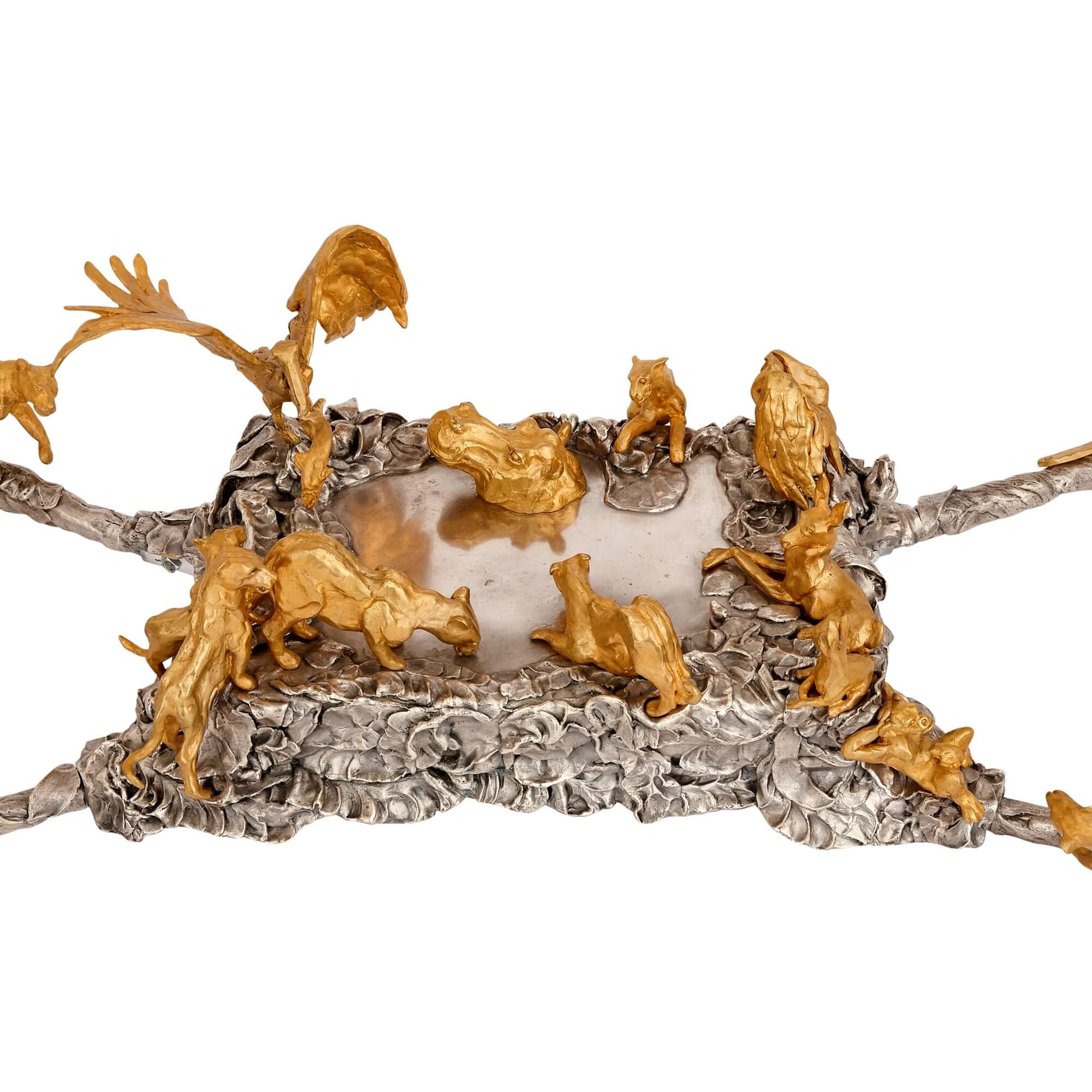 Français Table basse animalier moderne en bronze doré et argenté par JM David en vente