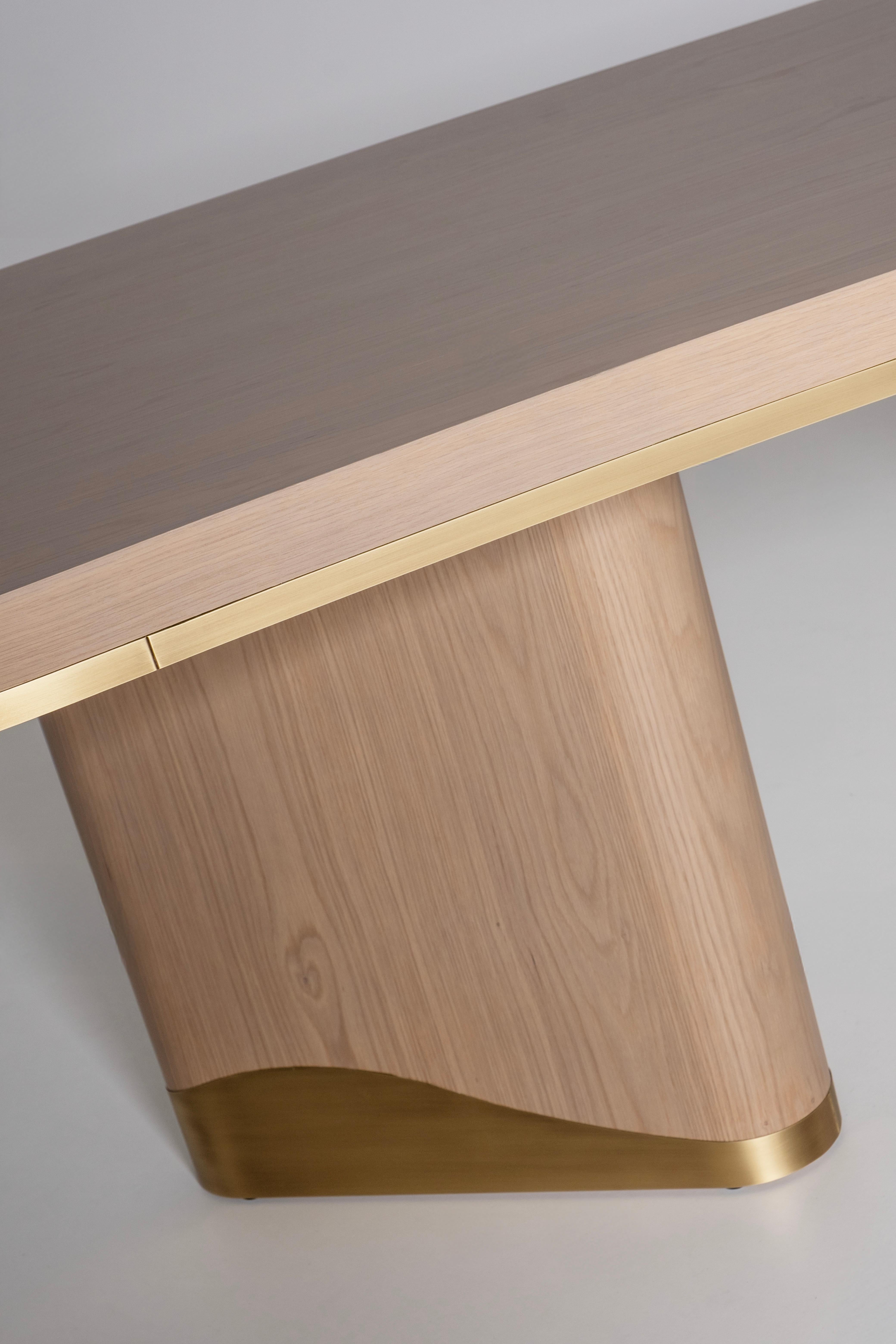 Modern Sistelo Dining Table, Warm Grey Oak, Brass, Handmade by Greenapple For Sale 4