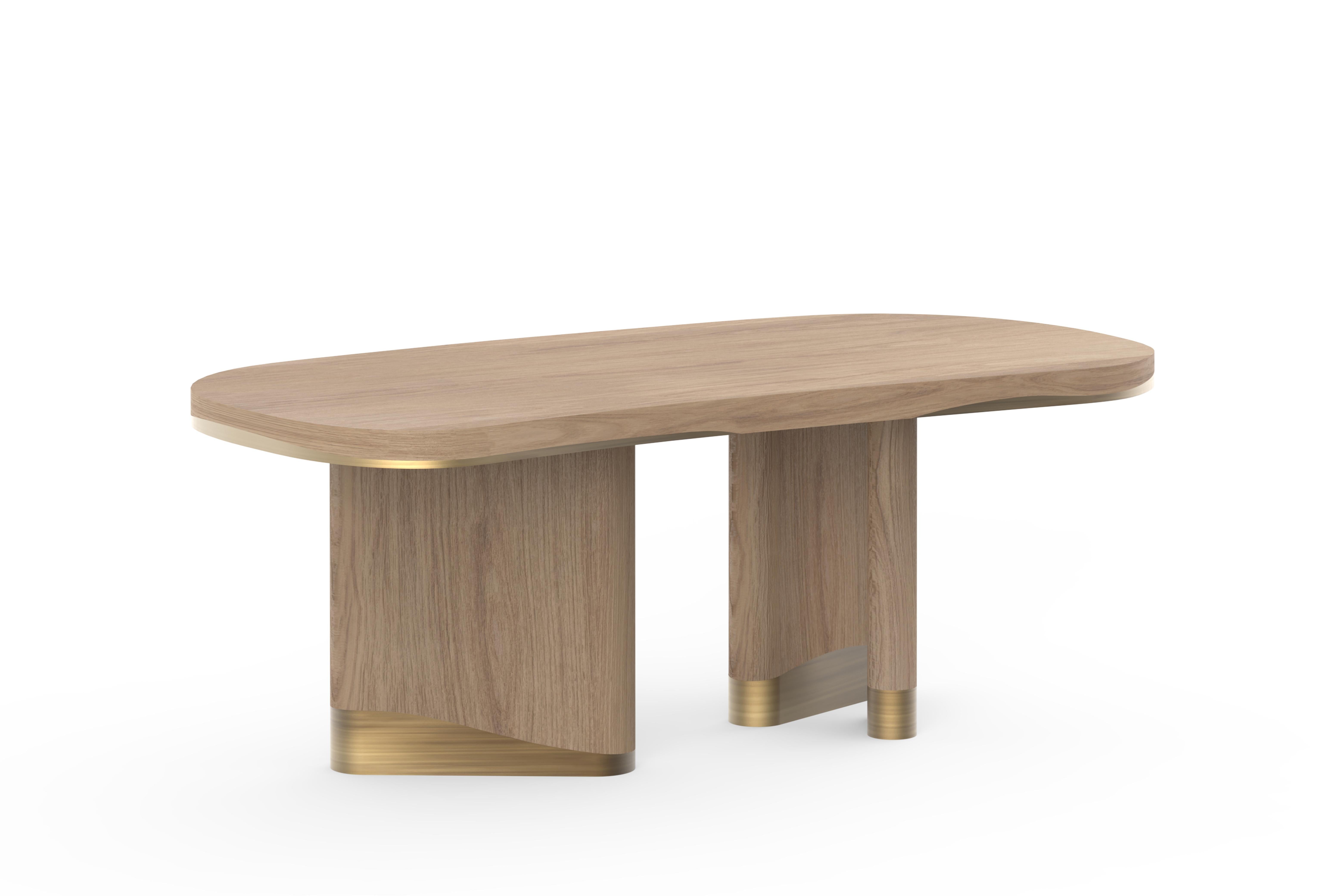 Mesa de comedor moderna Sistelo, roble gris cálido, latón, hecha a mano por Greenapple Moderno de mediados de siglo en venta