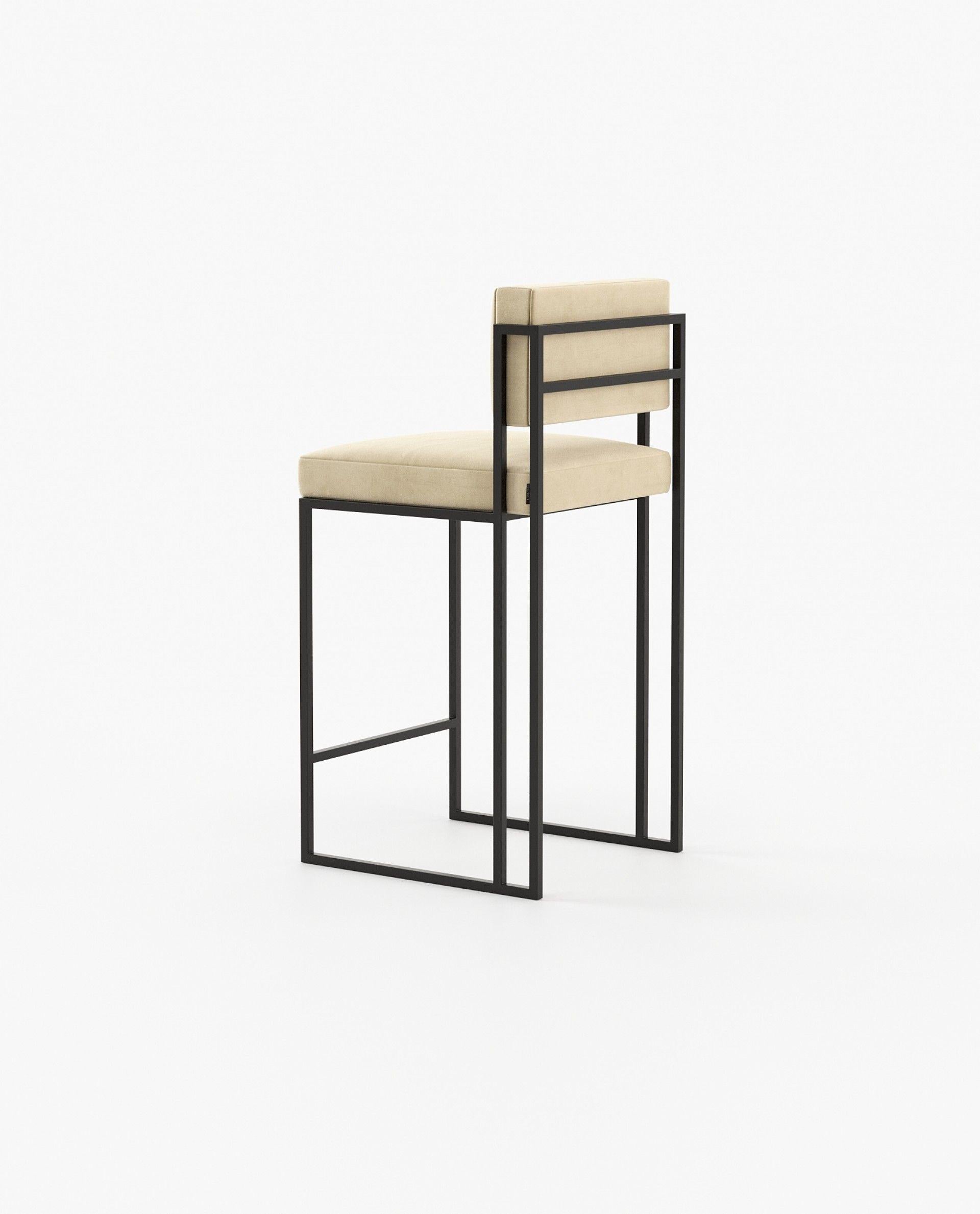 Portugais Tabouret de comptoir The Moderns en fer noir texturé et velours Performance en vente