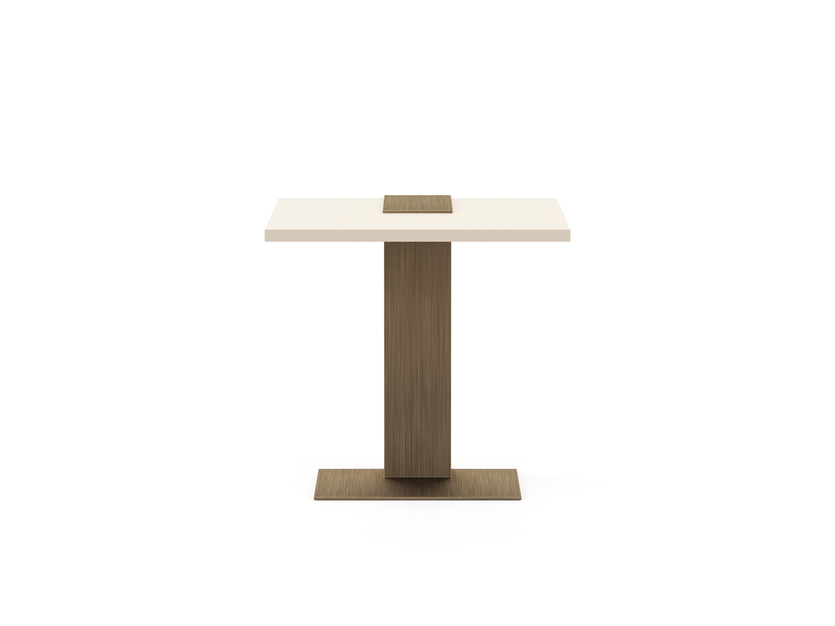 The Slender collection was developed with slim and elongated lines. The traces of this collection extend along the pieces, creating a sense of involvement between all the elements.

With an elegant matte walnut base, the Slender side table