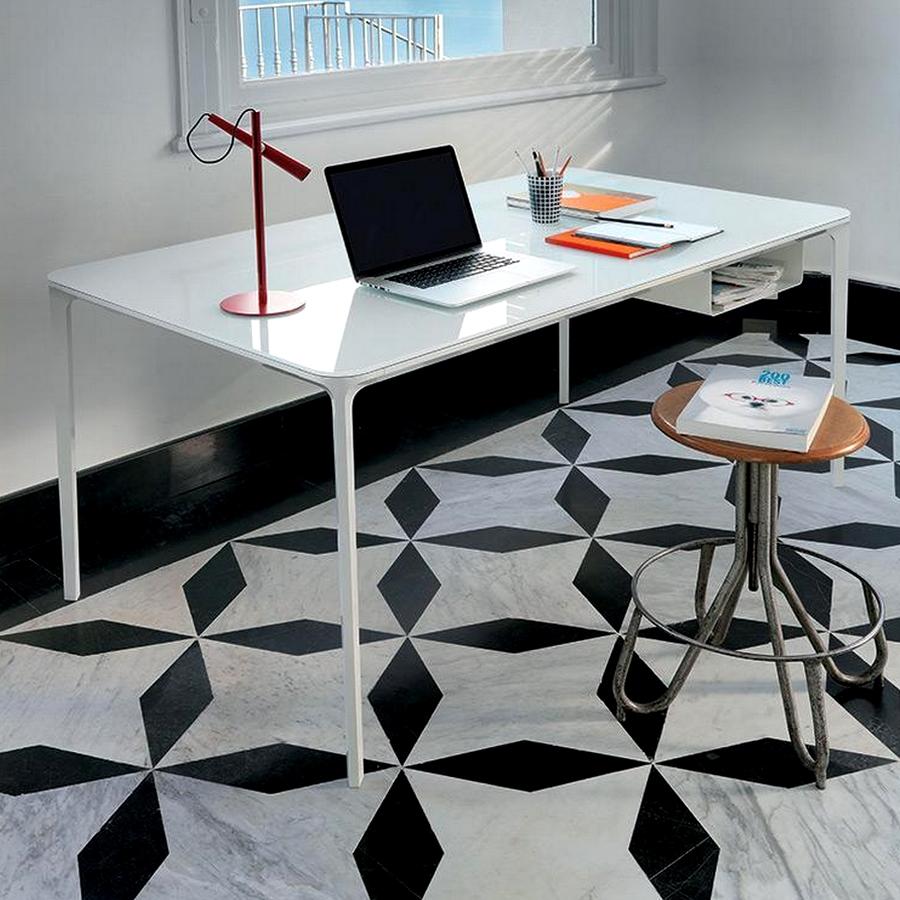 Modern Small Desk with Grey Onyx Top and Black Frame, Made in Italy In New Condition For Sale In Beverly Hills, CA