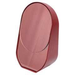 Moderner kleiner Spiegel "Baggage Claim-M" in Rosa von Müge Kahraman