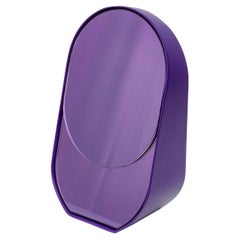 Moderner kleiner Spiegel "Baggage Claim-M" in Violett von Müge Kahraman