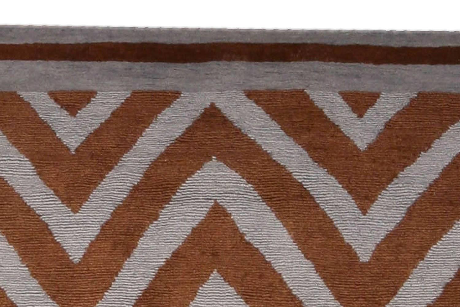 Modern SN1 Zig-Zag Rug in Gray and Brown by Doris Leslie Blau In New Condition For Sale In New York, NY